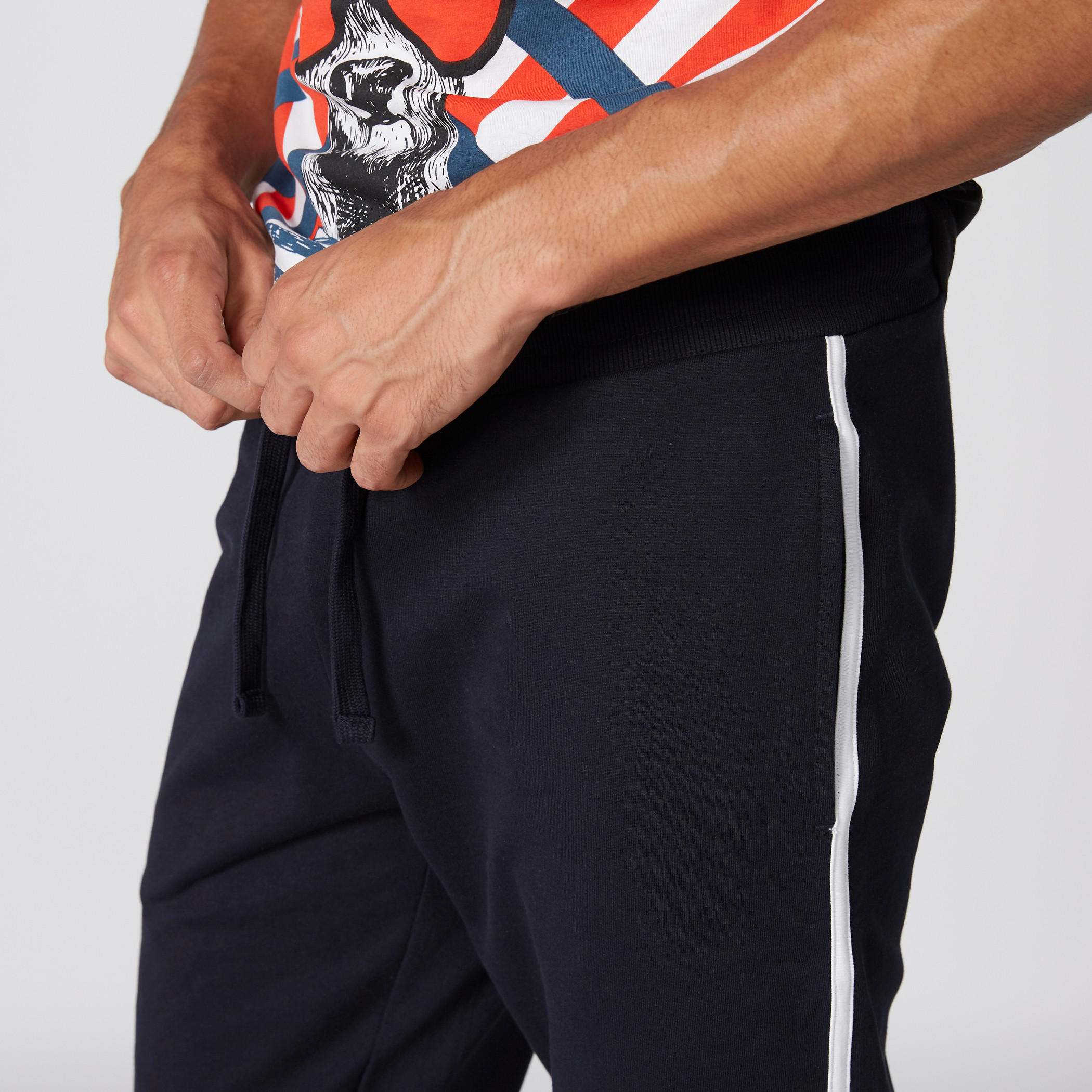 بنطال رياضي طويل بخصر مطّاطي-men-clothing-bottoms-joggers-image-3