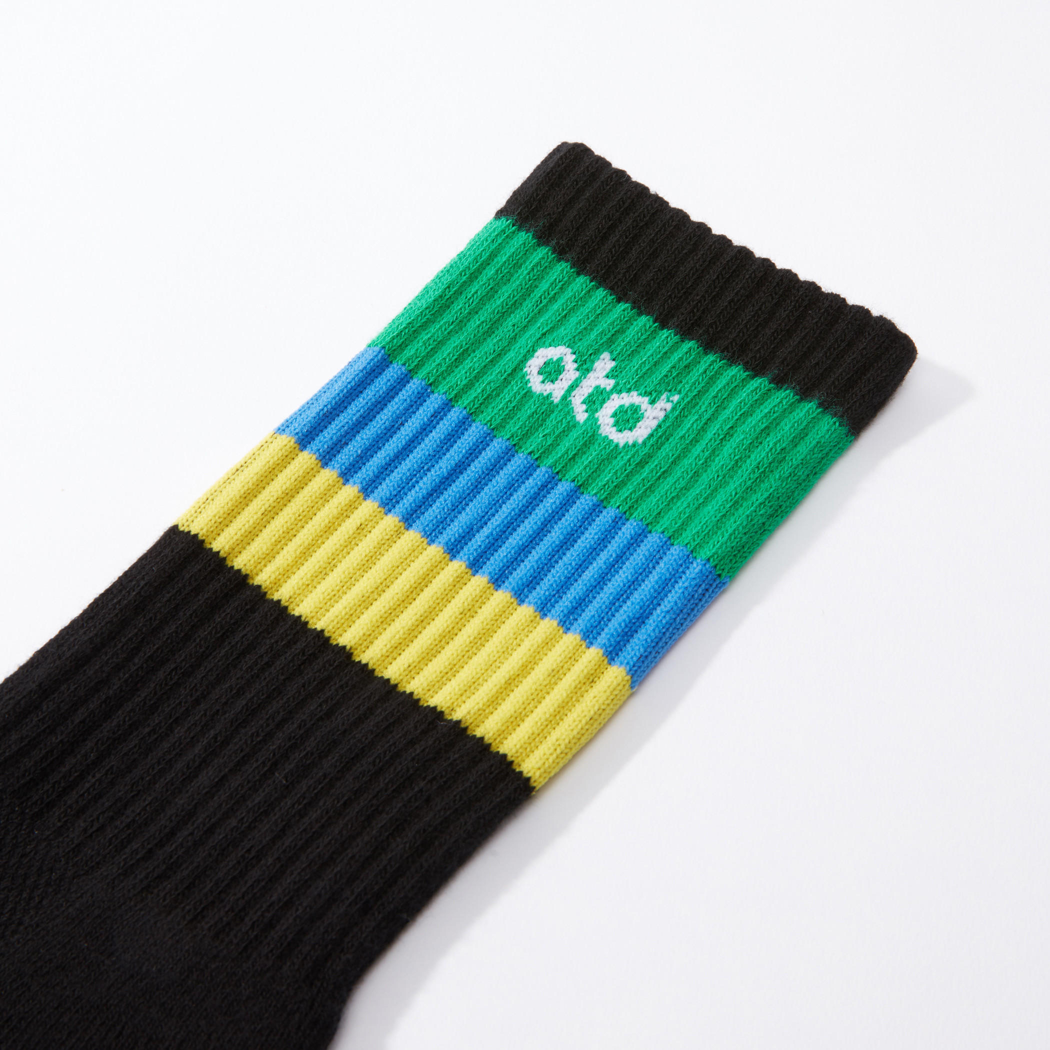 جوارب رياضية مضلّعة متوسطة الطول -men-socks-image-1