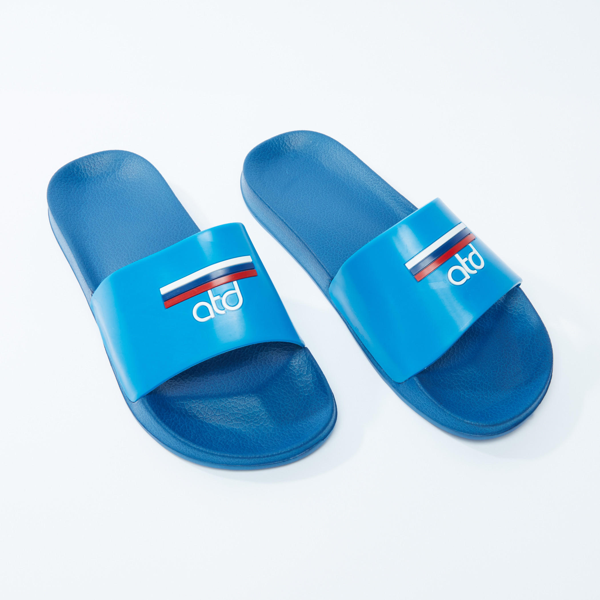 حذاء خفيف بارز الملمس بتزيينات -men-shoes-flipflopsandslides-image-1