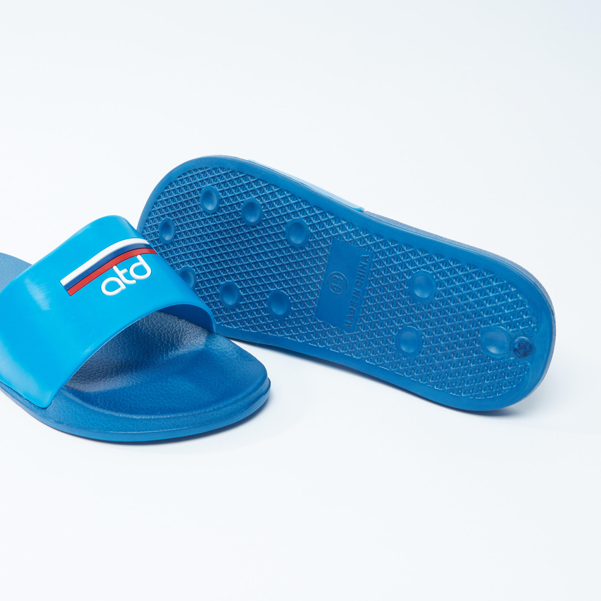 حذاء خفيف بارز الملمس بتزيينات -men-shoes-flipflopsandslides-image-4