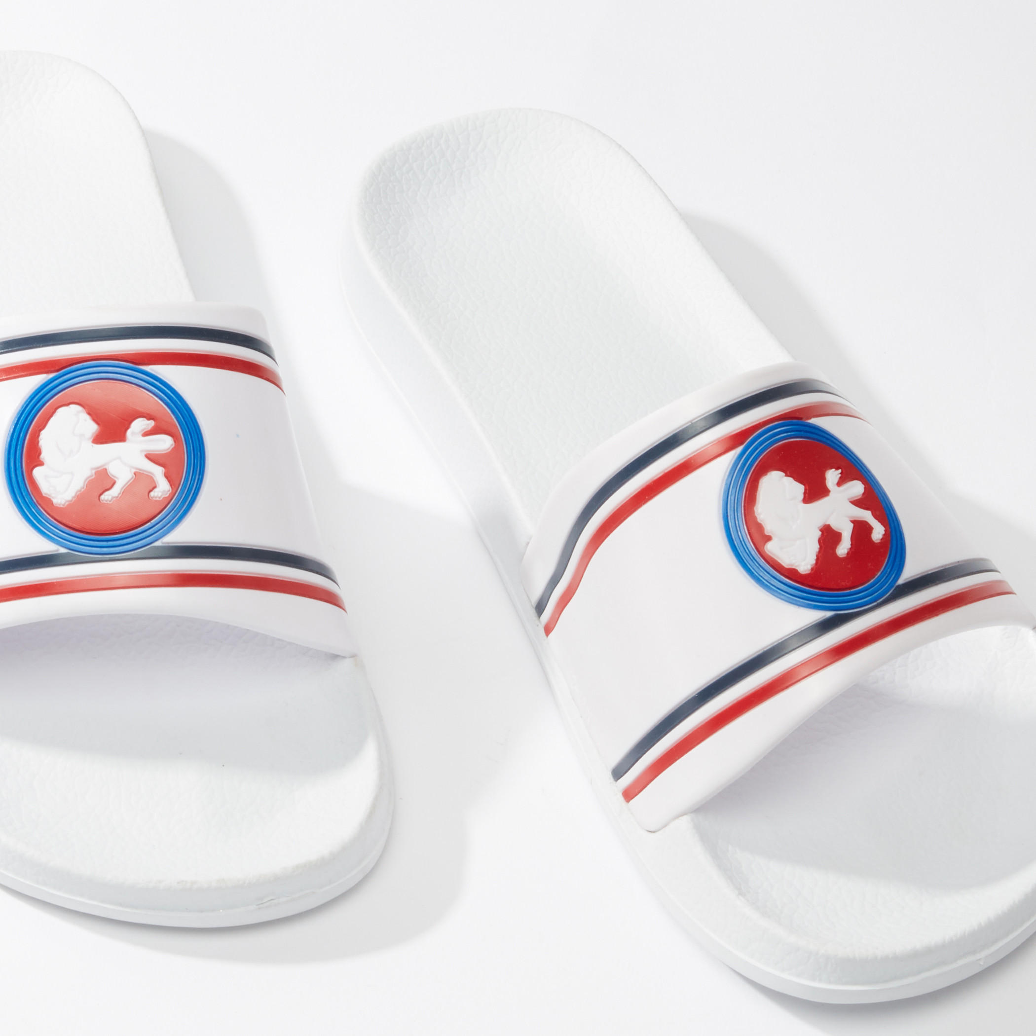حذاء خفيف بارز الملمس بتزيينات -men-shoes-flipflopsandslides-image-1