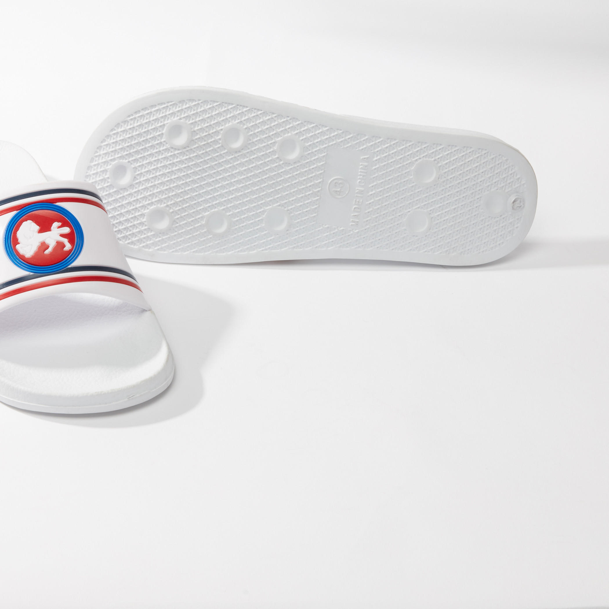 حذاء خفيف بارز الملمس بتزيينات -men-shoes-flipflopsandslides-image-5