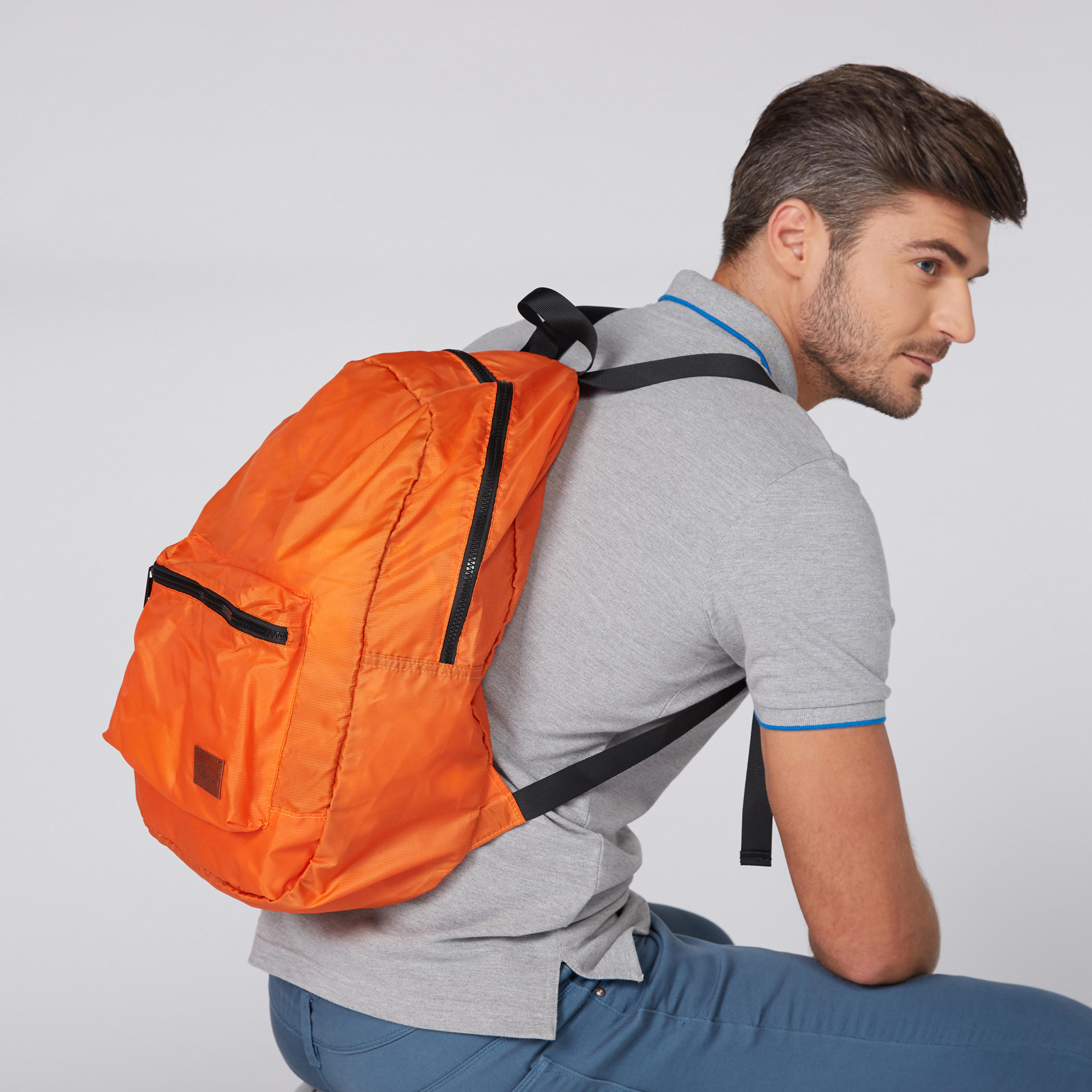 حقيبة ظهر بجيوب عديدة وسحّاب إغلاق وحمّالات قابلة للتعديل-men-bags-image-5