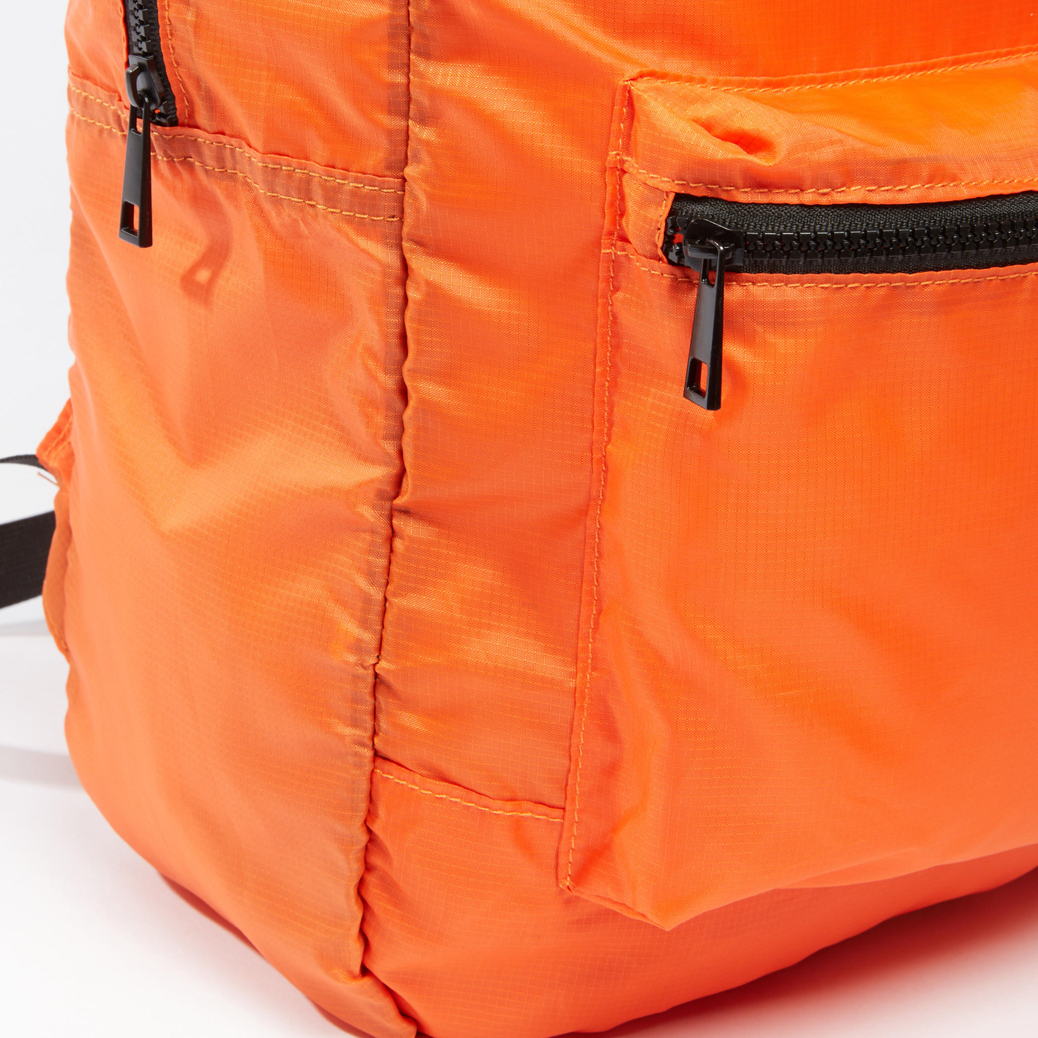 حقيبة ظهر بجيوب عديدة وسحّاب إغلاق وحمّالات قابلة للتعديل-men-bags-image-2