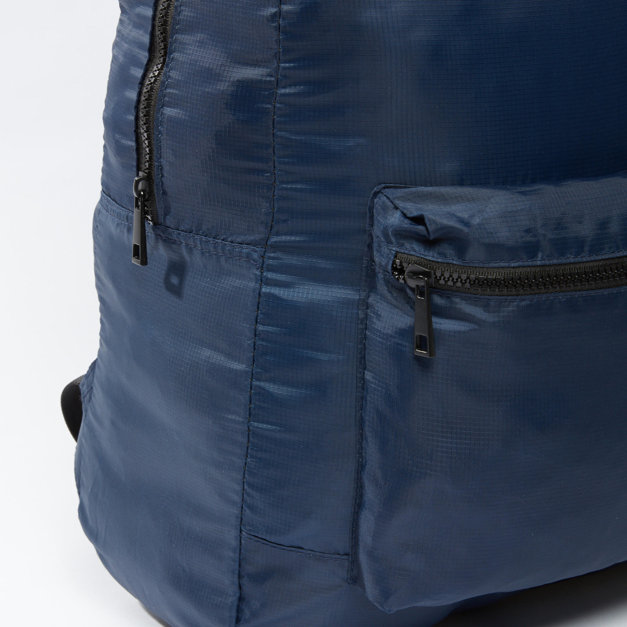 حقيبة ظهر بجيوب عديدة وسحّاب إغلاق وحمّالات قابلة للتعديل-men-bags-image-2