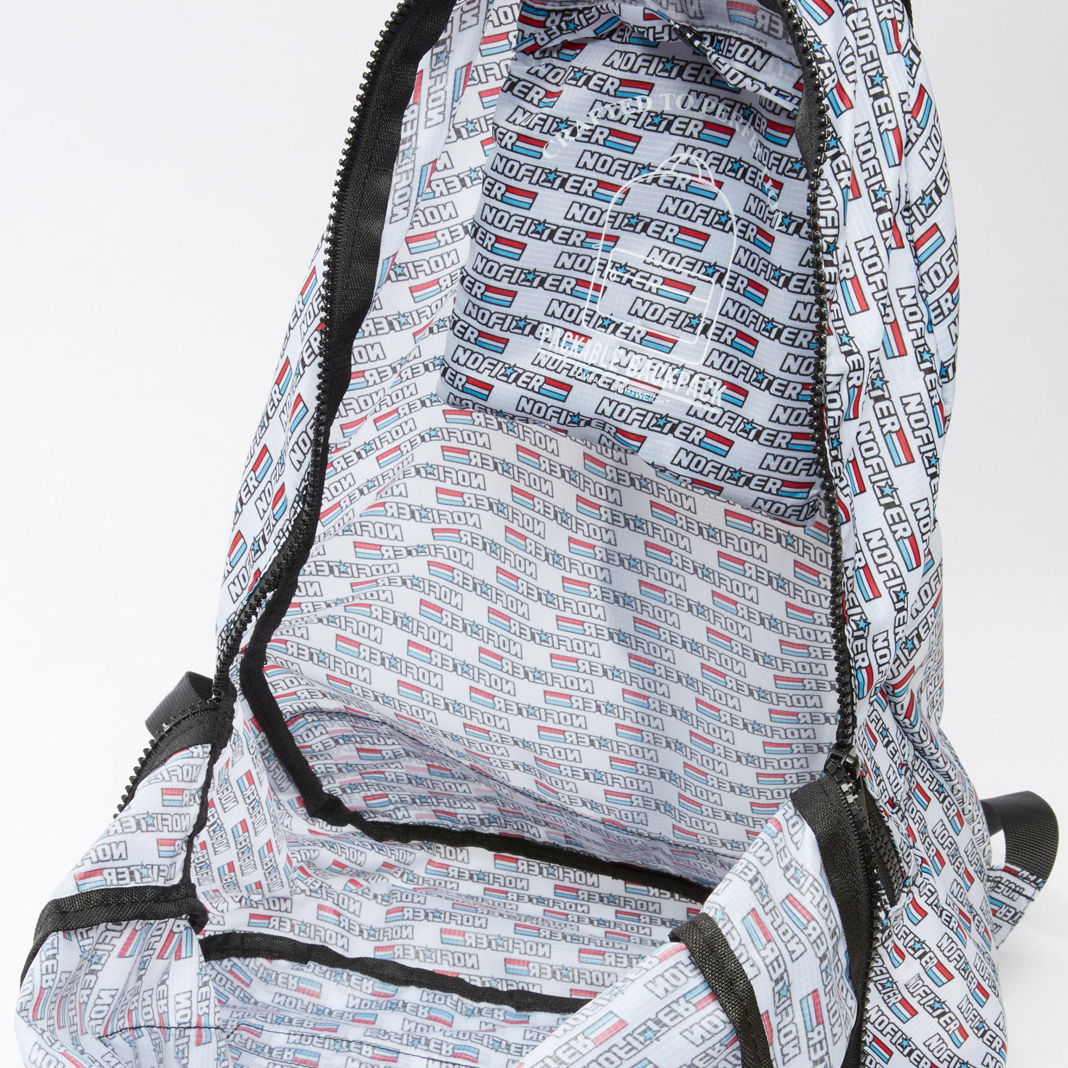 حقيبة ظهر بطبعات وسحاب إغلاق وحمالات قابلة للتعديل-men-bags-image-1