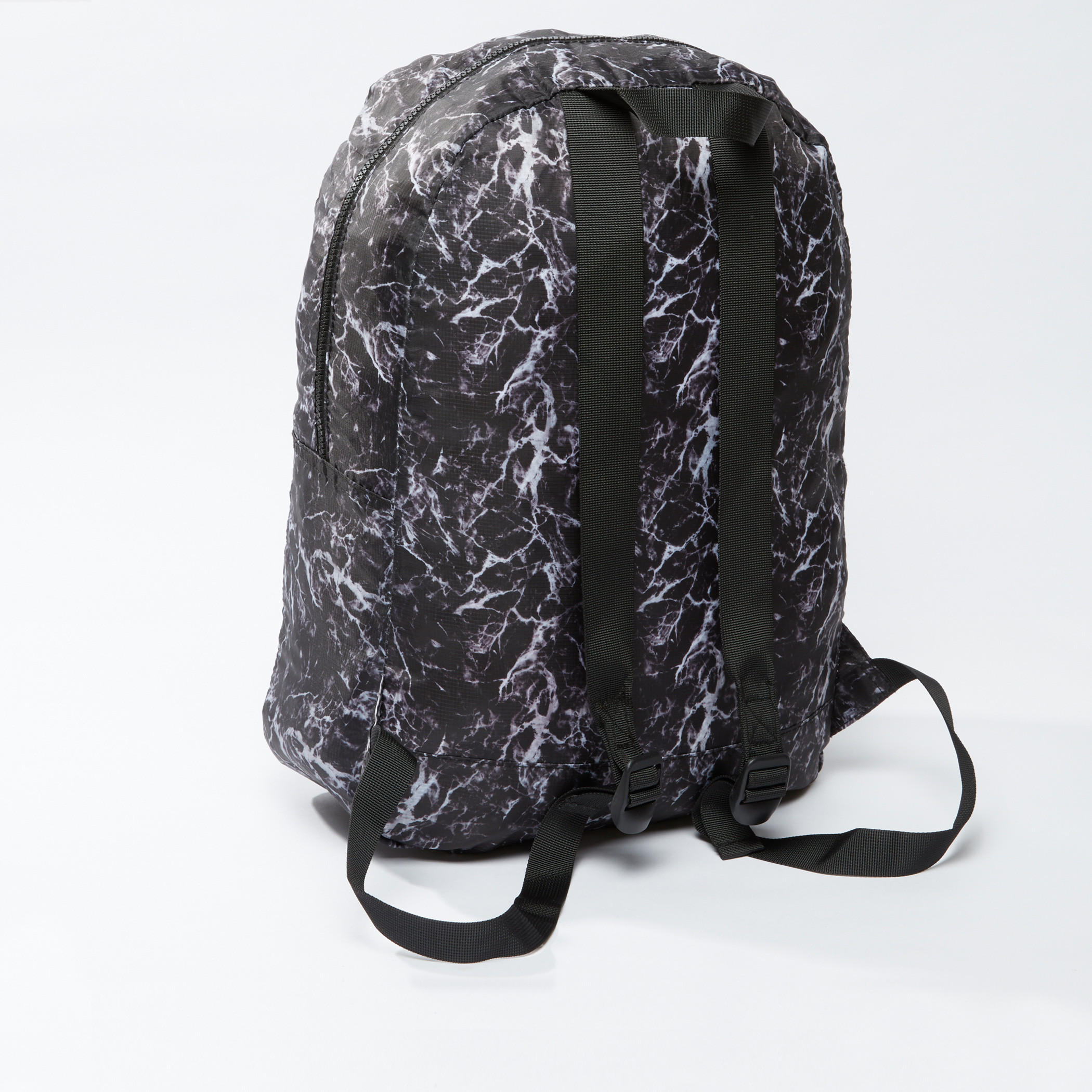 حقيبة ظهر بطبعات وسحاب إغلاق وحمالات قابلة للتعديل-men-bags-image-3