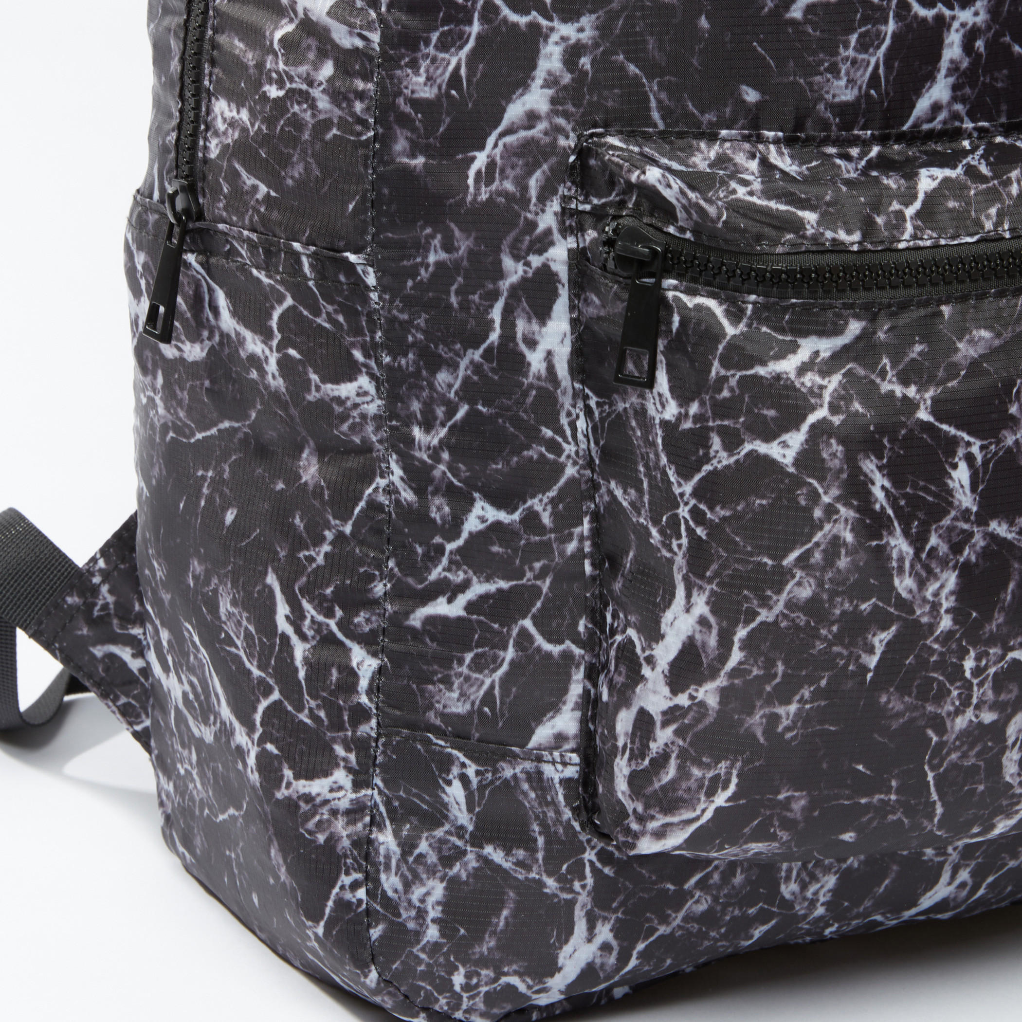 حقيبة ظهر بطبعات وسحاب إغلاق وحمالات قابلة للتعديل-men-bags-image-6