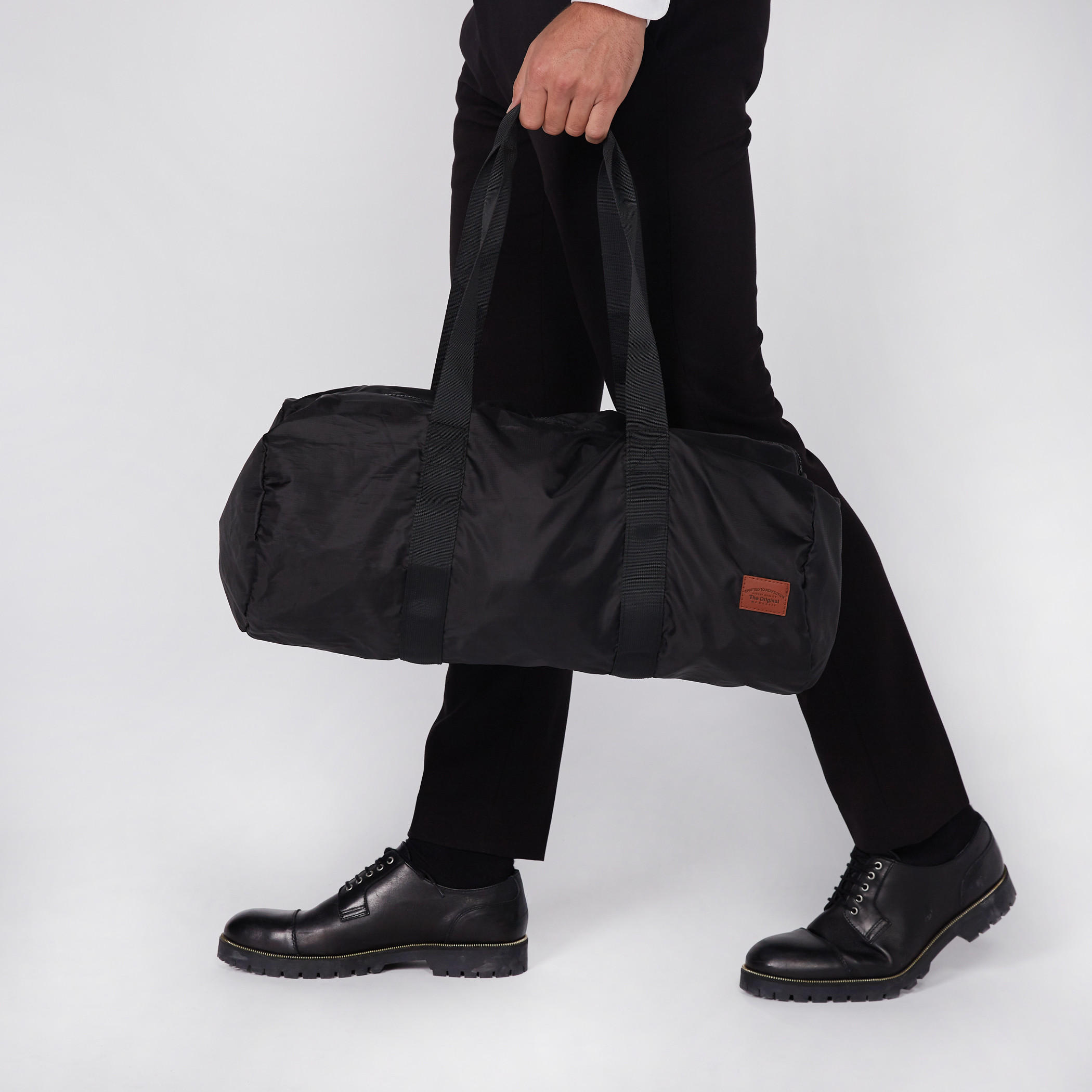 حقيبة دافل بسحاب إغلاق ومقابض مزدوجة-men-bags-image-2