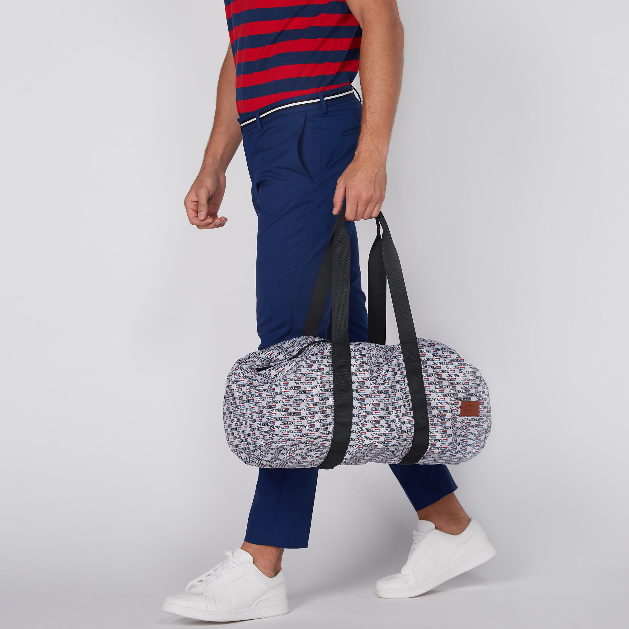 حقيبة دافل بسحاب إغلاق ومقابض مزدوجة وطبعات-men-bags-image-4