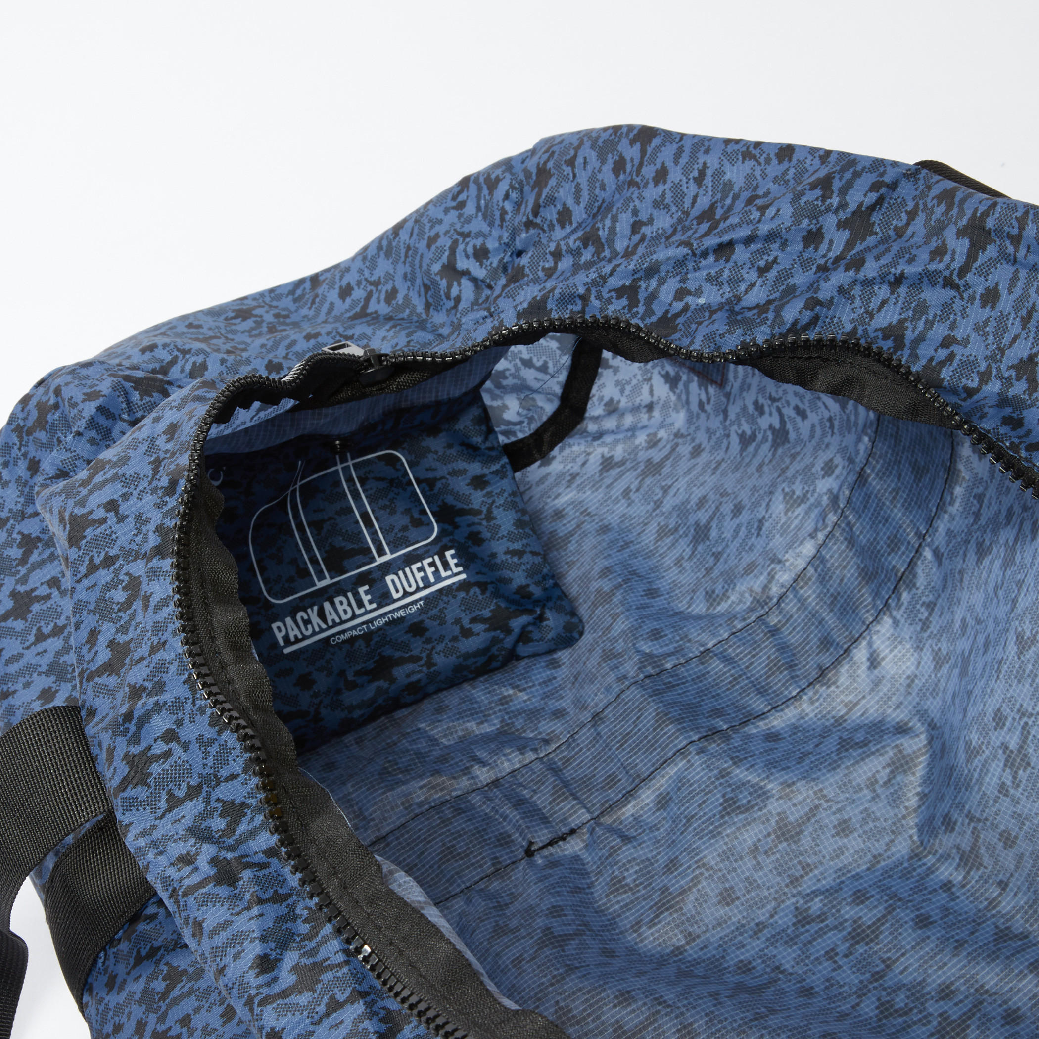 حقيبة دافل بسحاب إغلاق ومقابض مزدوجة وطبعات-men-bags-image-4