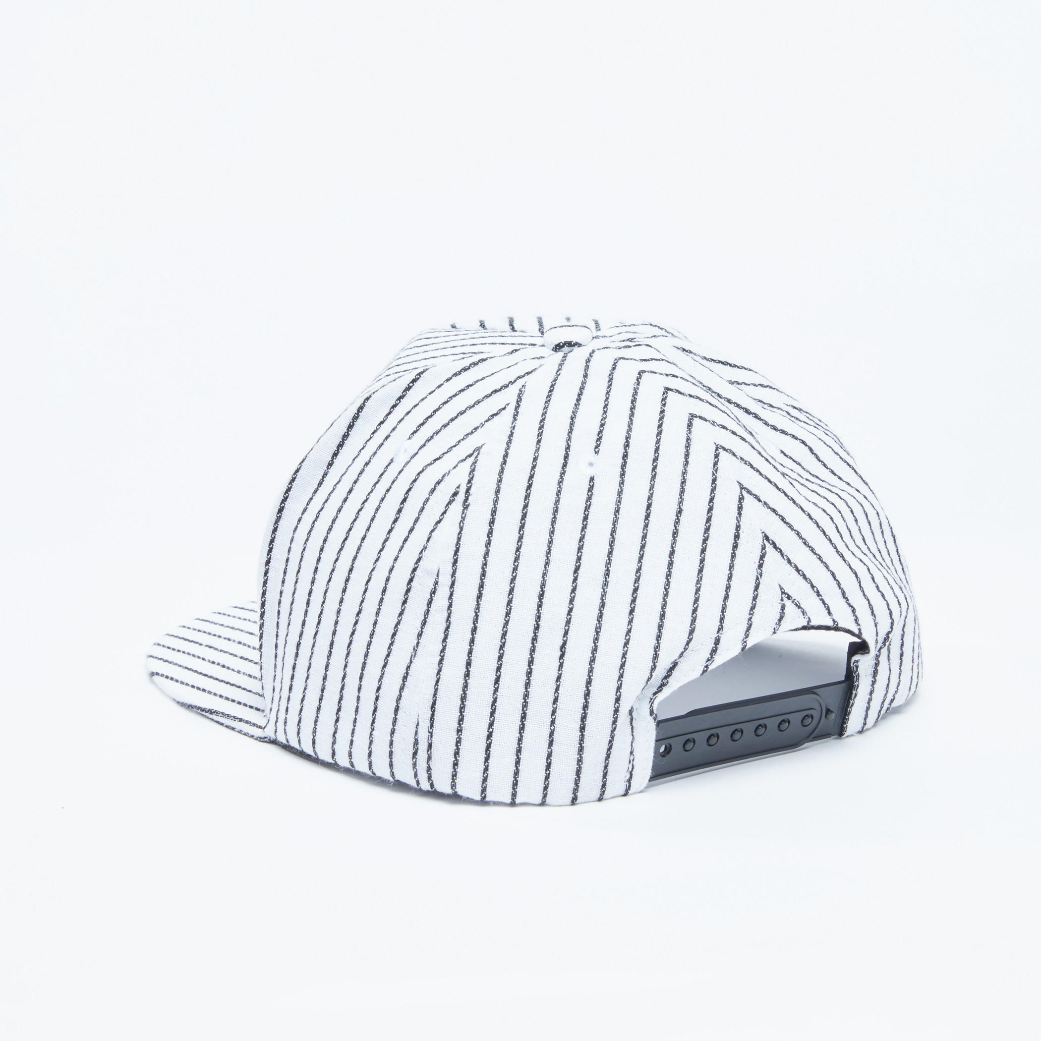 قبعة مقلّمة بزر للإغلاق-men-caps-image-3
