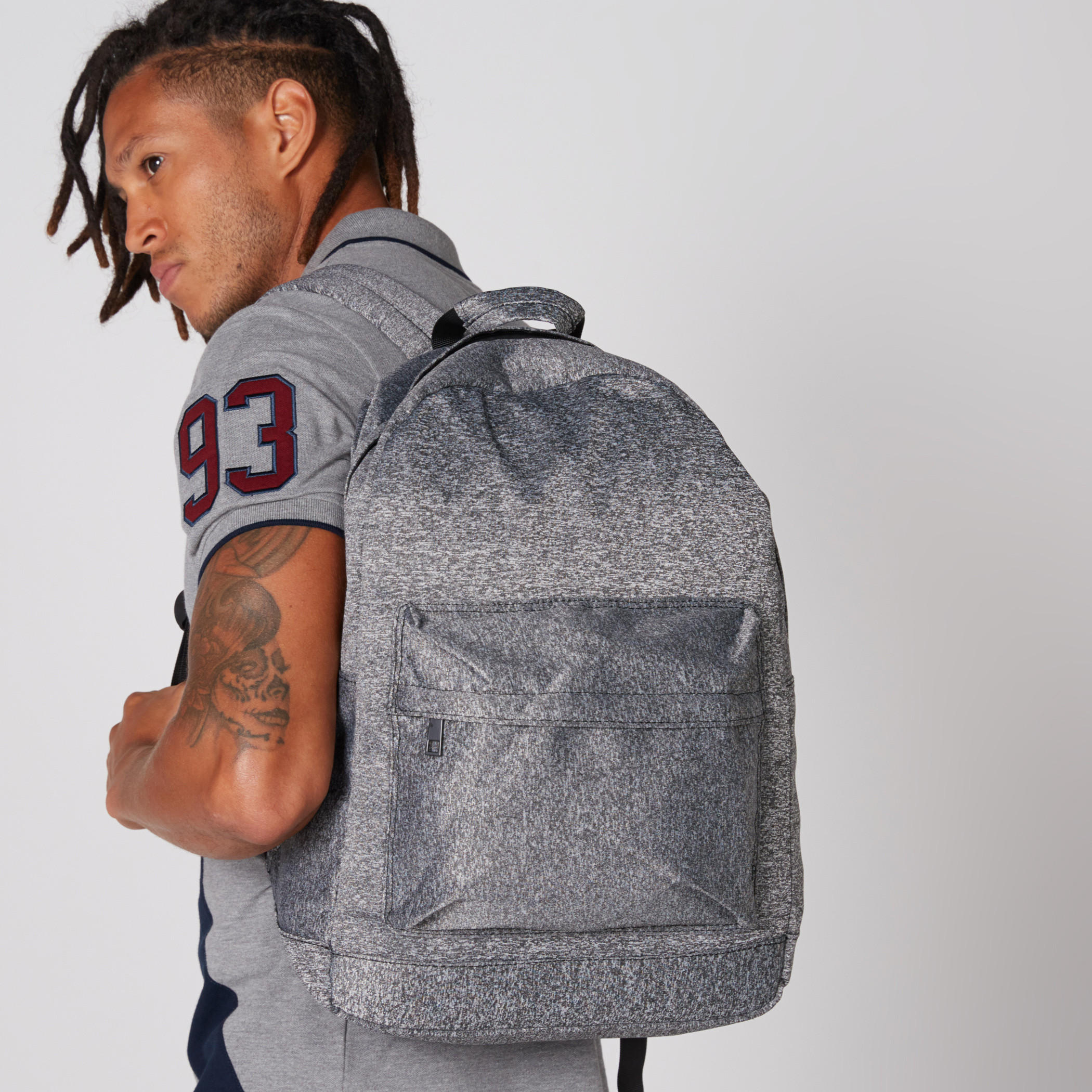 حقيبة ظهر بارزة الملمس بسحاب إغلاق وحمالات كتف قابلة للتعديل-men-bags-image-4