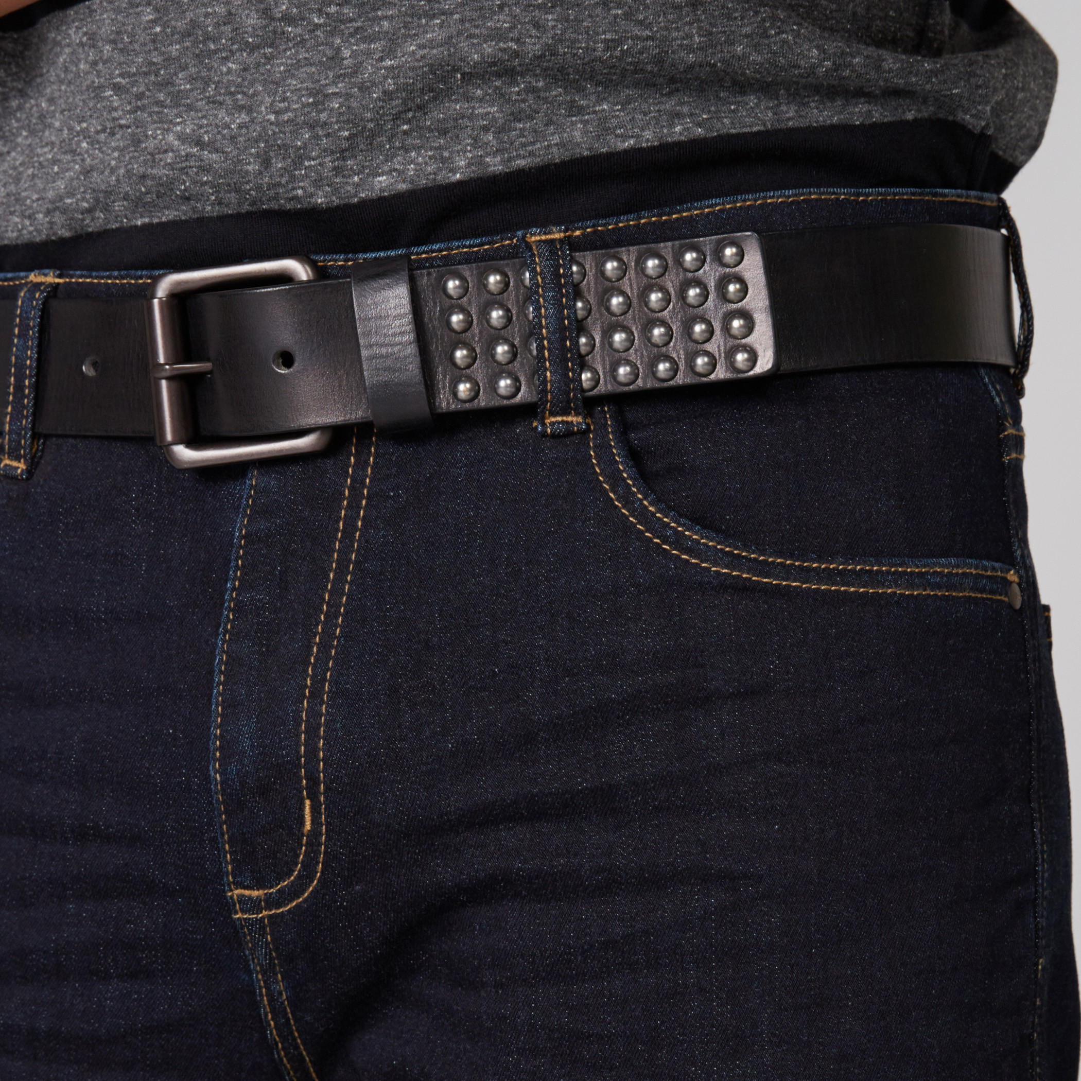 حزام مرصّع بإبزيم إغلاق بدبوس-men-beltsandwallets-belts-image-2