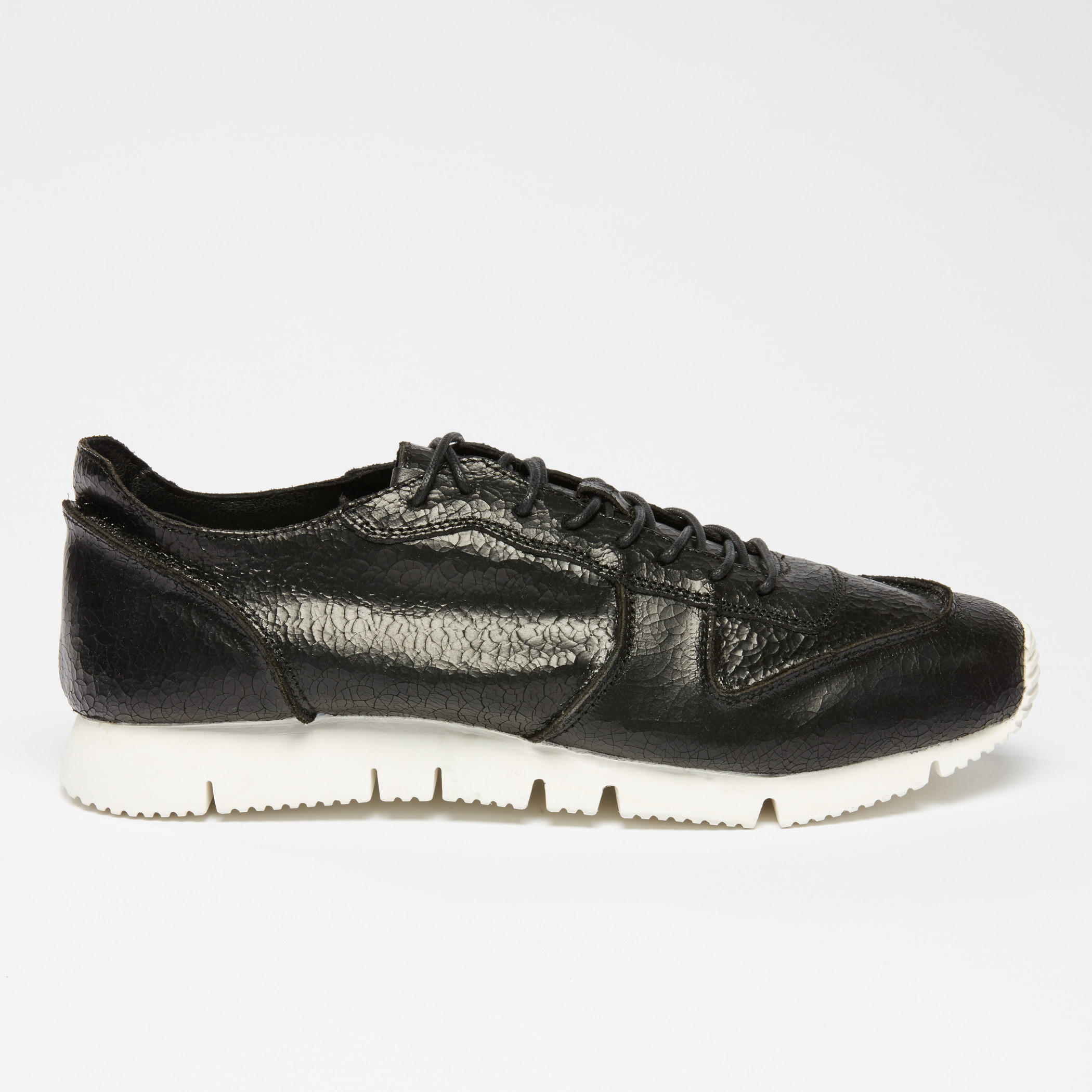 حذاء سنيكرز بارز الملمس برباط-men-shoes-loafersandmoccasins-image-1