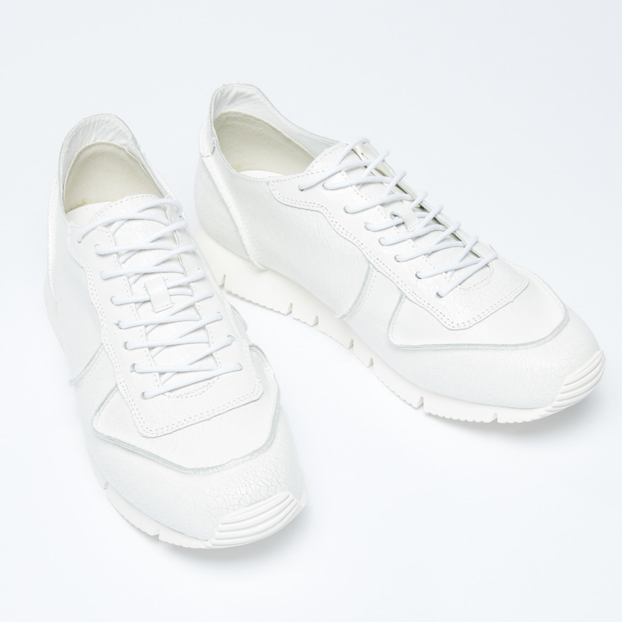 حذاء سنيكرز بارز الملمس برباط-men-shoes-loafersandmoccasins-image-2