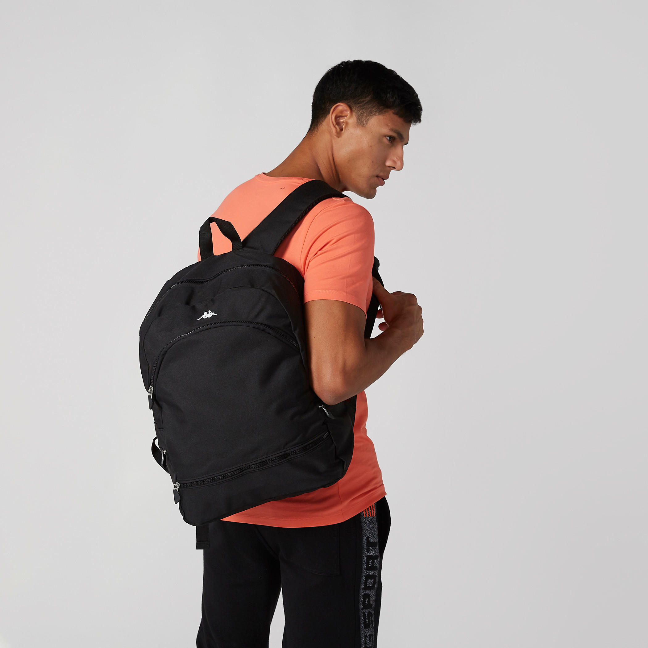 حقيبة ظهر بسحّاب إغلاق من كابا-men-bags-image-4