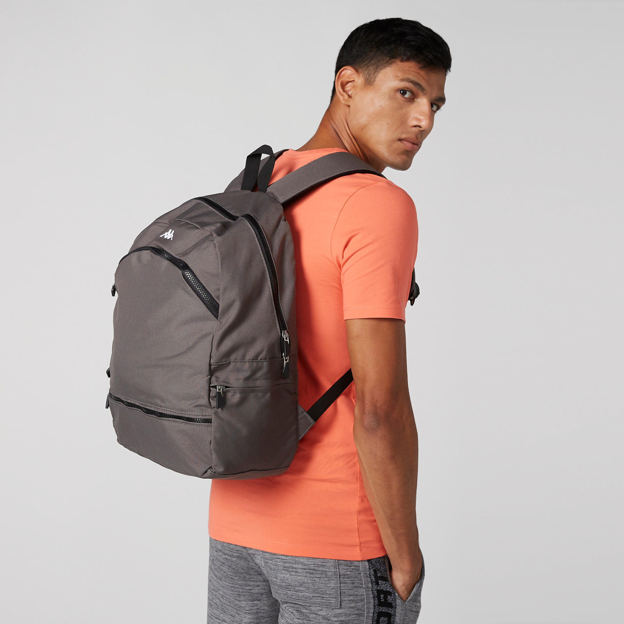 حقيبة ظهر بحمّالات قابلة للتعديل من كابا-men-bags-image-4