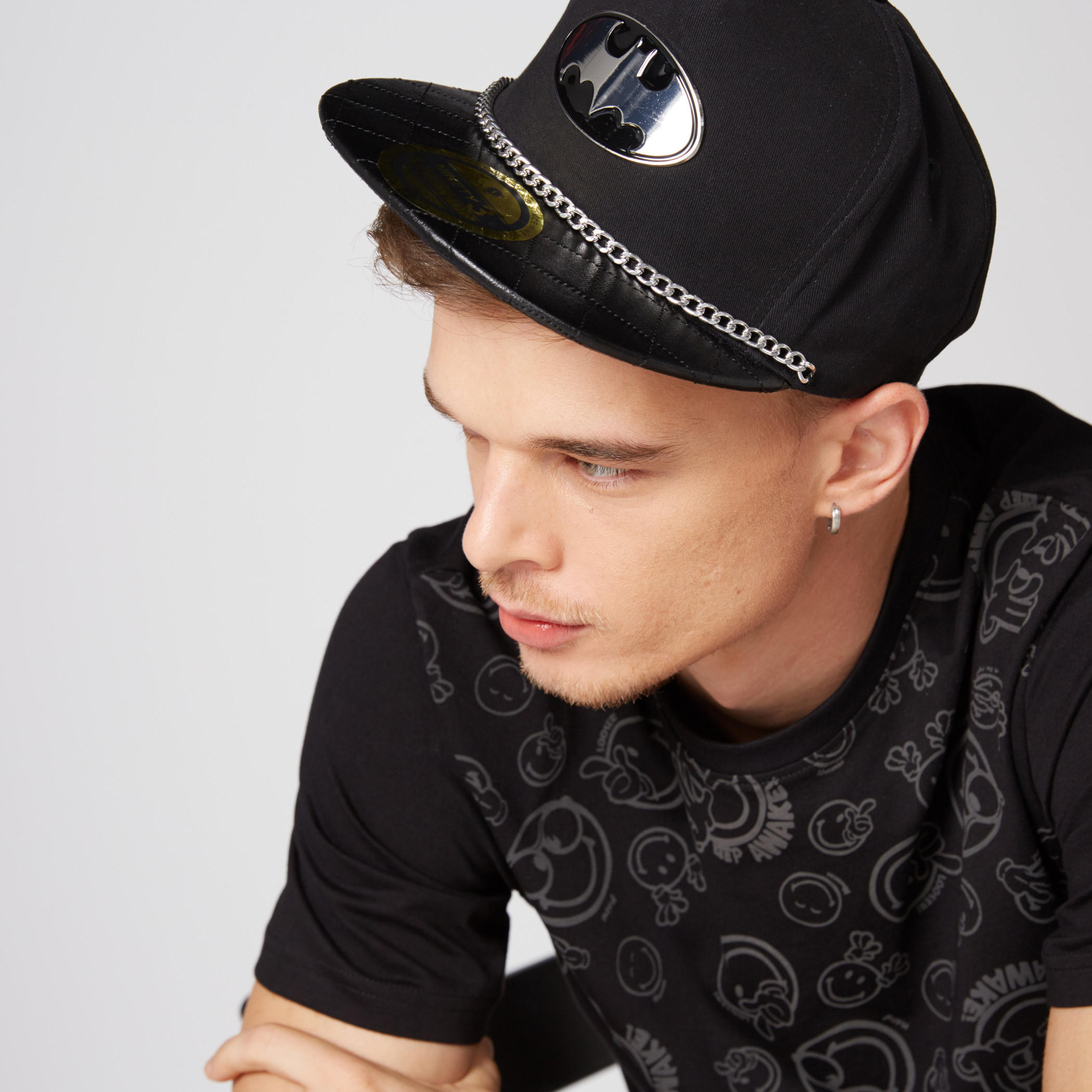 كاب بسلسلة ميتاليك وتزيينات باتمان-men-caps-image-2