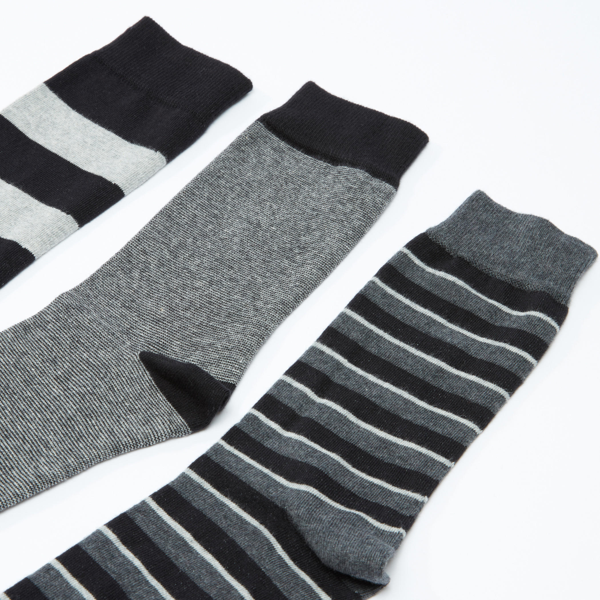 جوارب مقلمة بطول متوسط - طقم من 3 أزواج-men-socks-image-3