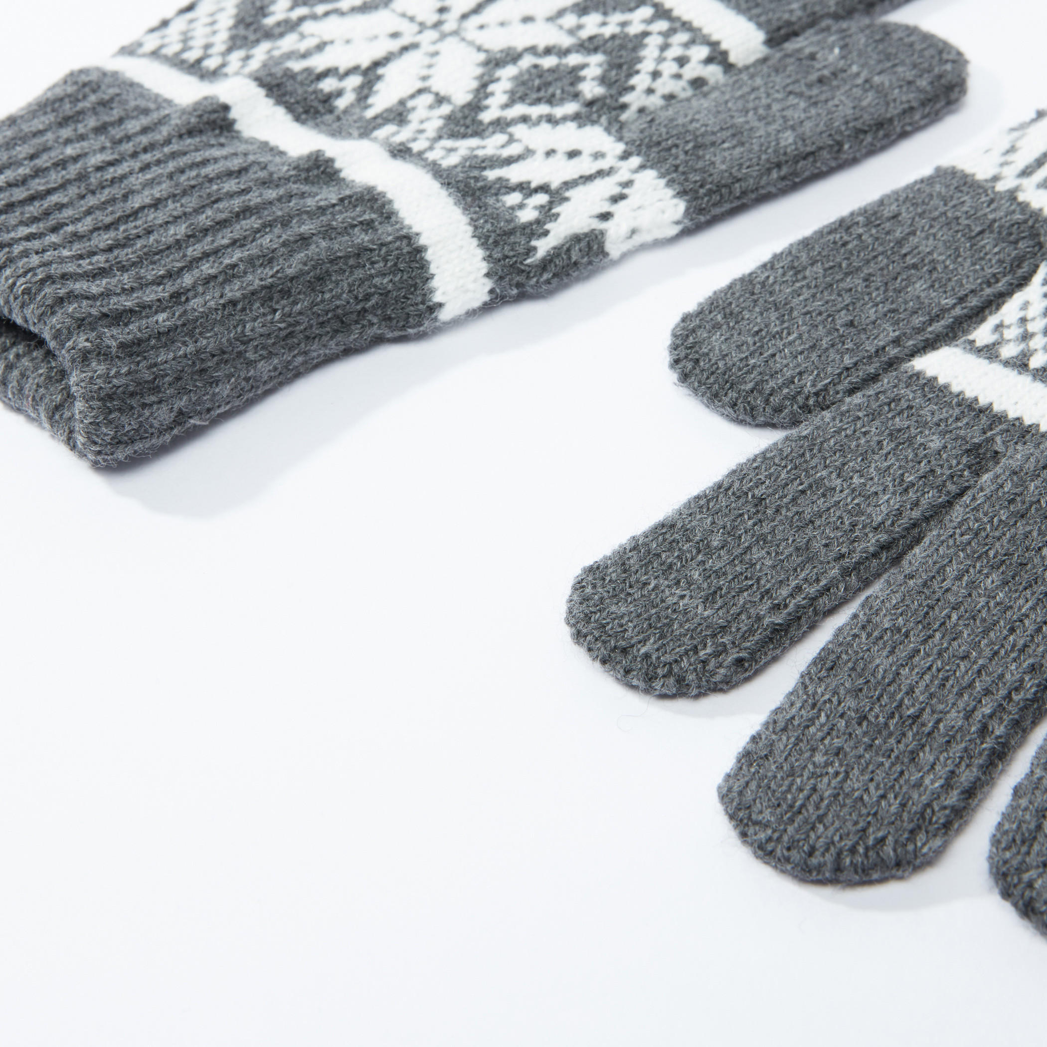 قفازات بارزة الملمس-men-scarvesandgloves-image-1