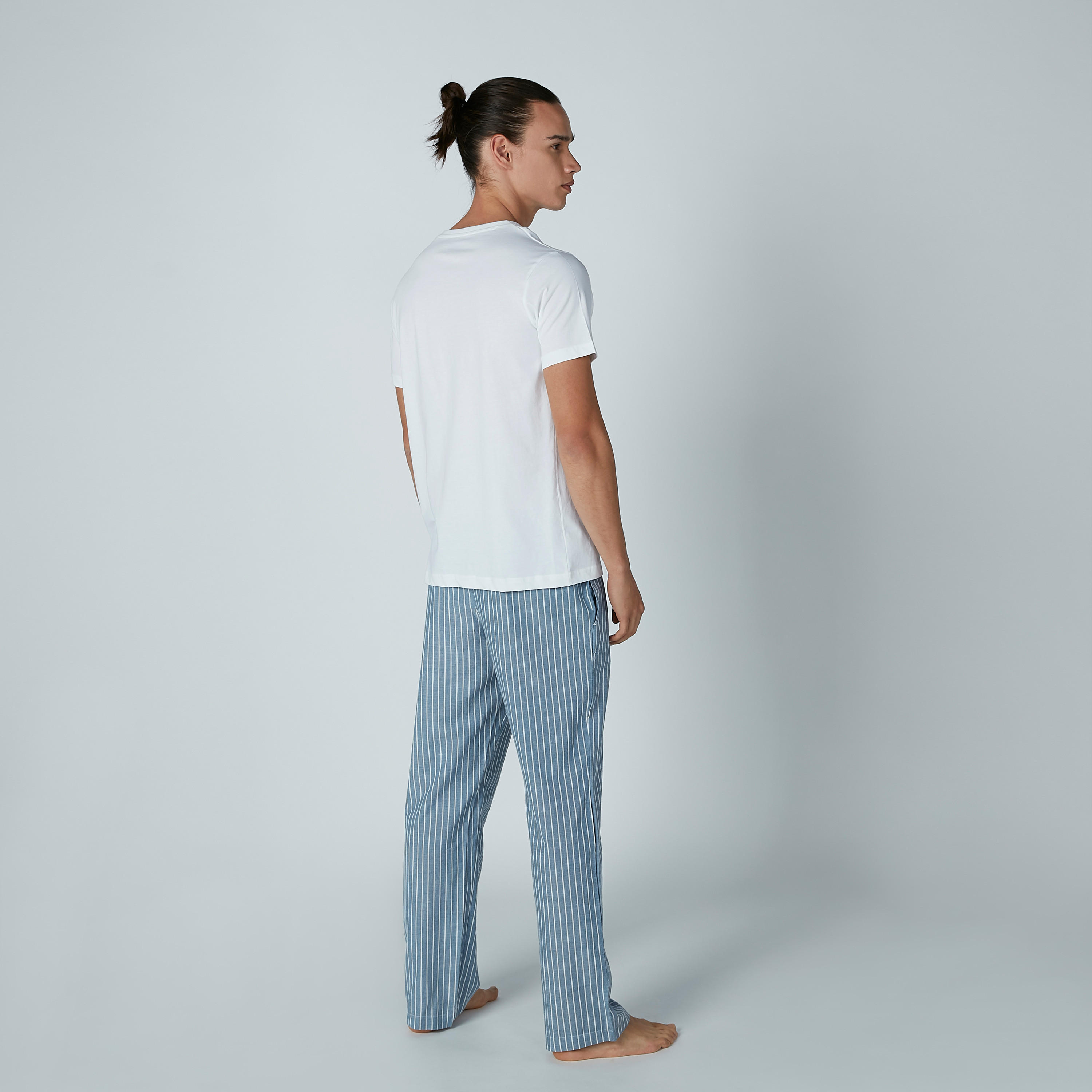 طقم بنطال بيجاما وتيشيرت بأكمام قصيرة-men-clothing-nightwear-sets-image-3