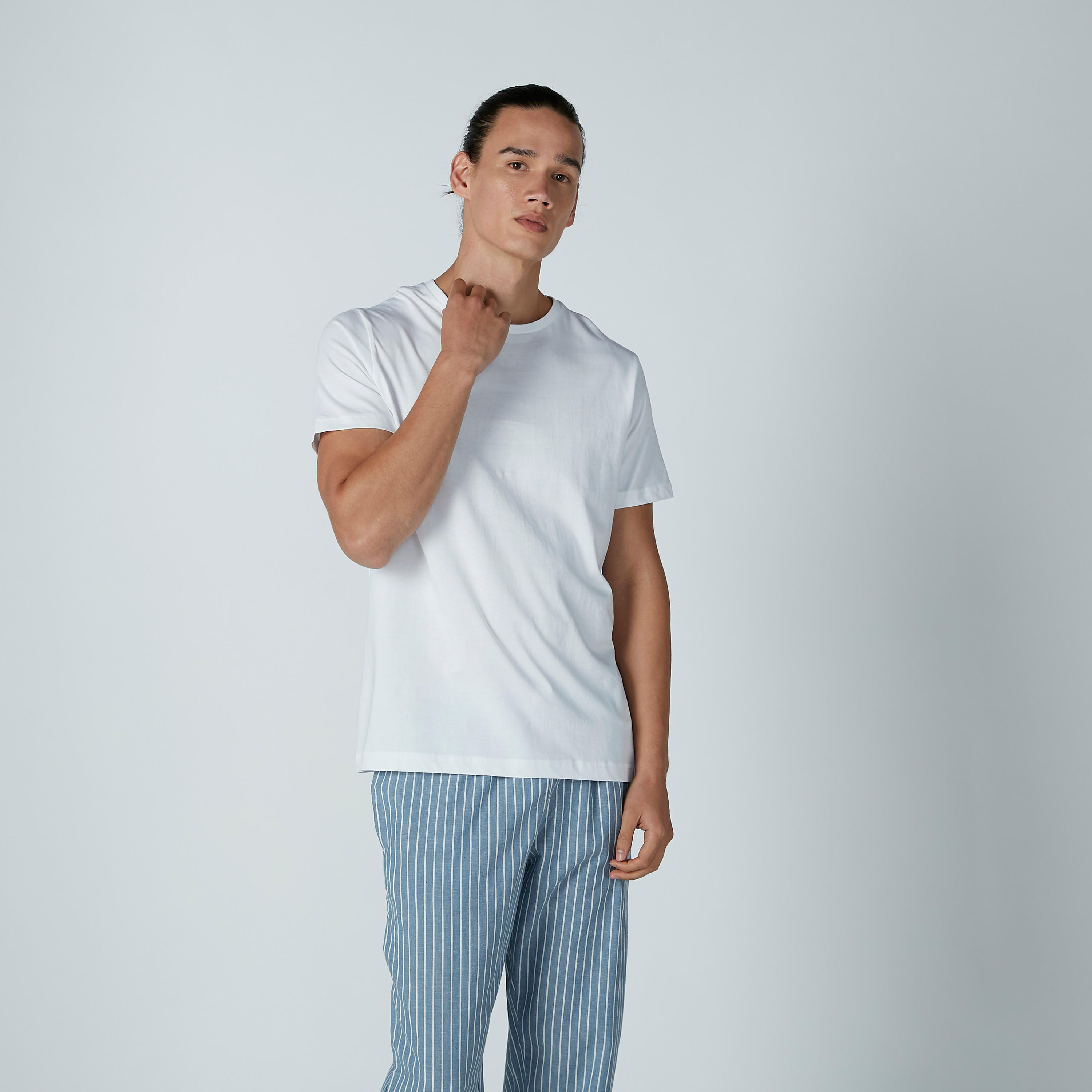 طقم بنطال بيجاما وتيشيرت بأكمام قصيرة-men-clothing-nightwear-sets-image-2