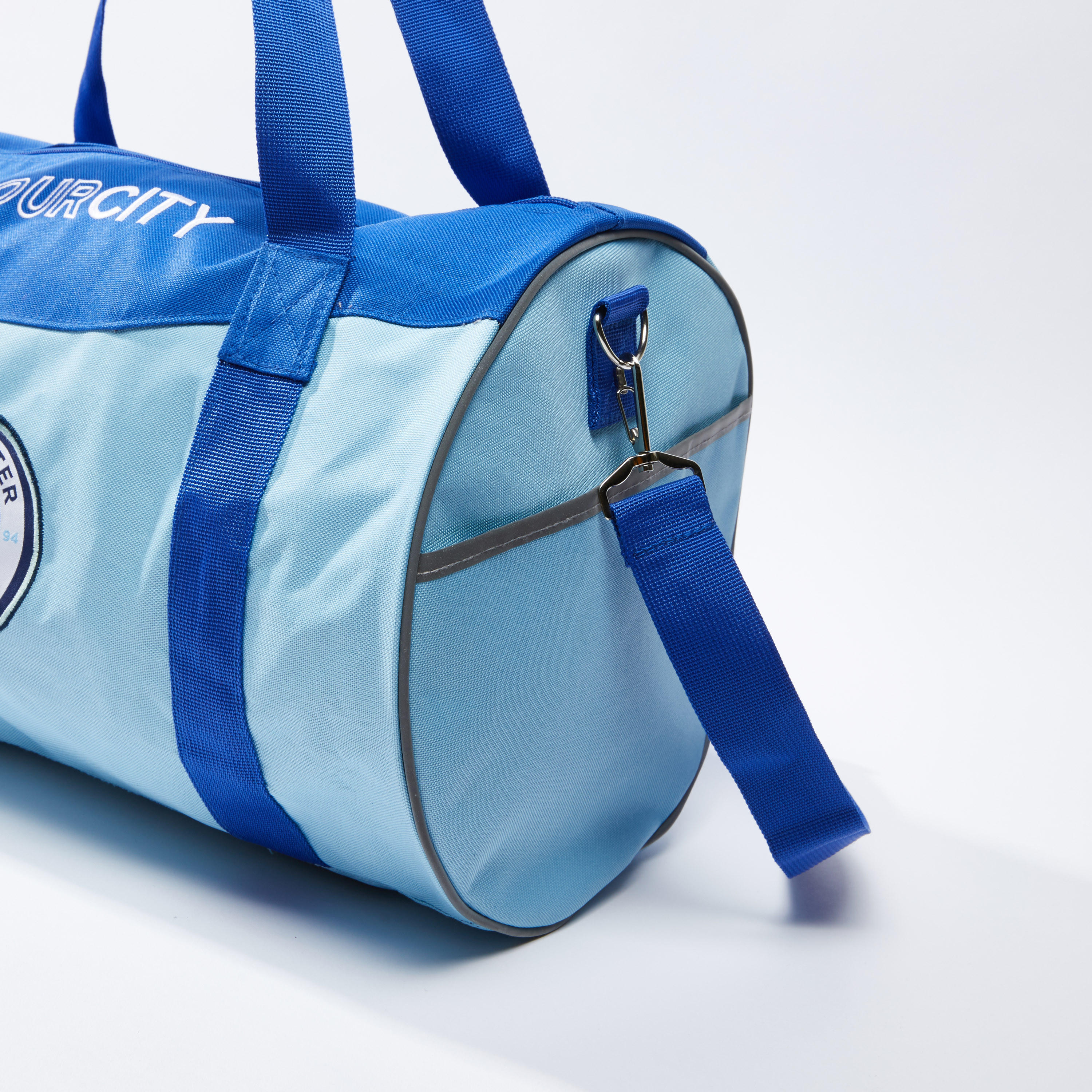 حقيبة دافل مطرّزة بسحاب إغلاق ومقابض مزدوجة-men-bags-image-4