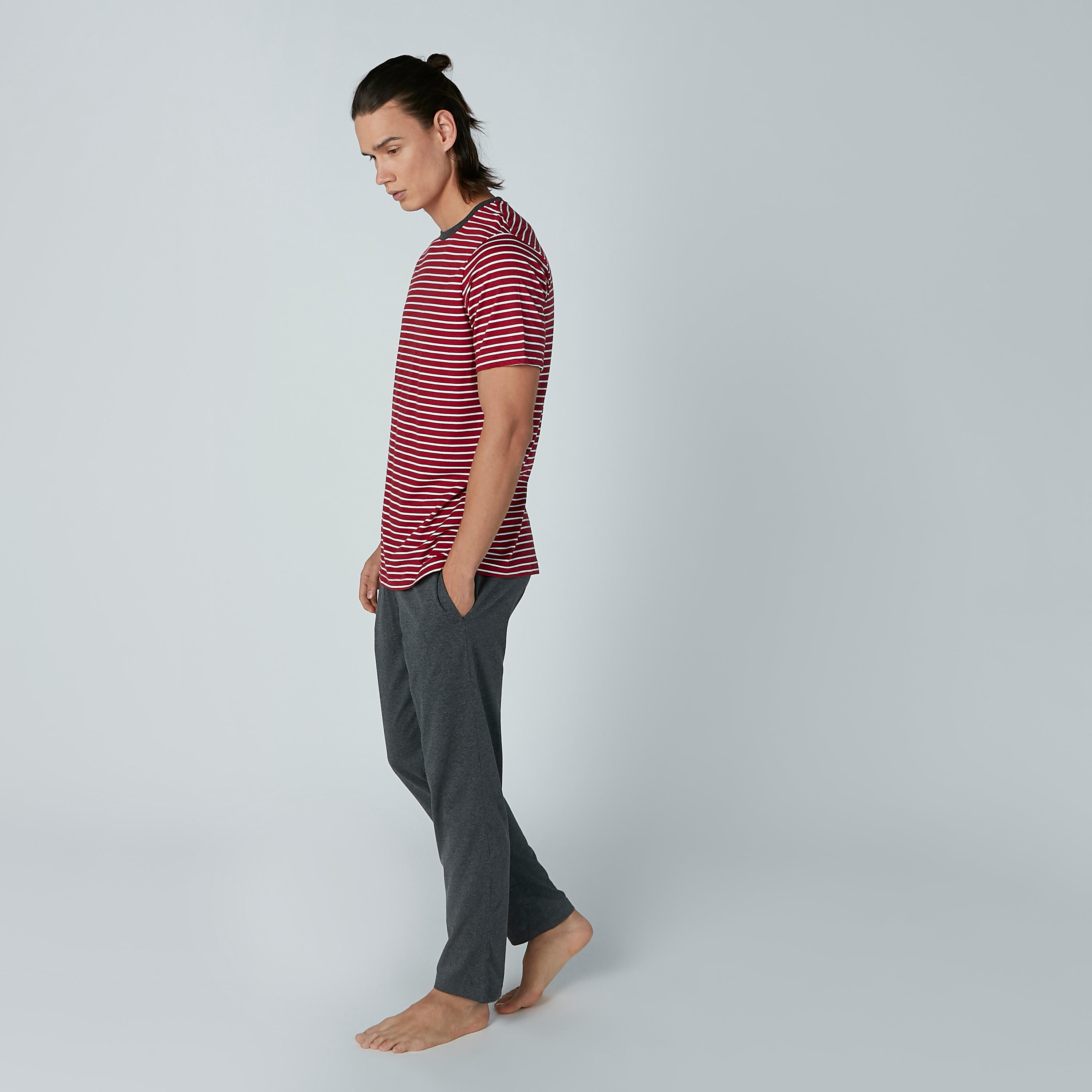 طقم بنطال بيجاما بجيوب وتيشيرت مقلّم بياقة مستديرة-men-clothing-nightwear-sets-image-3