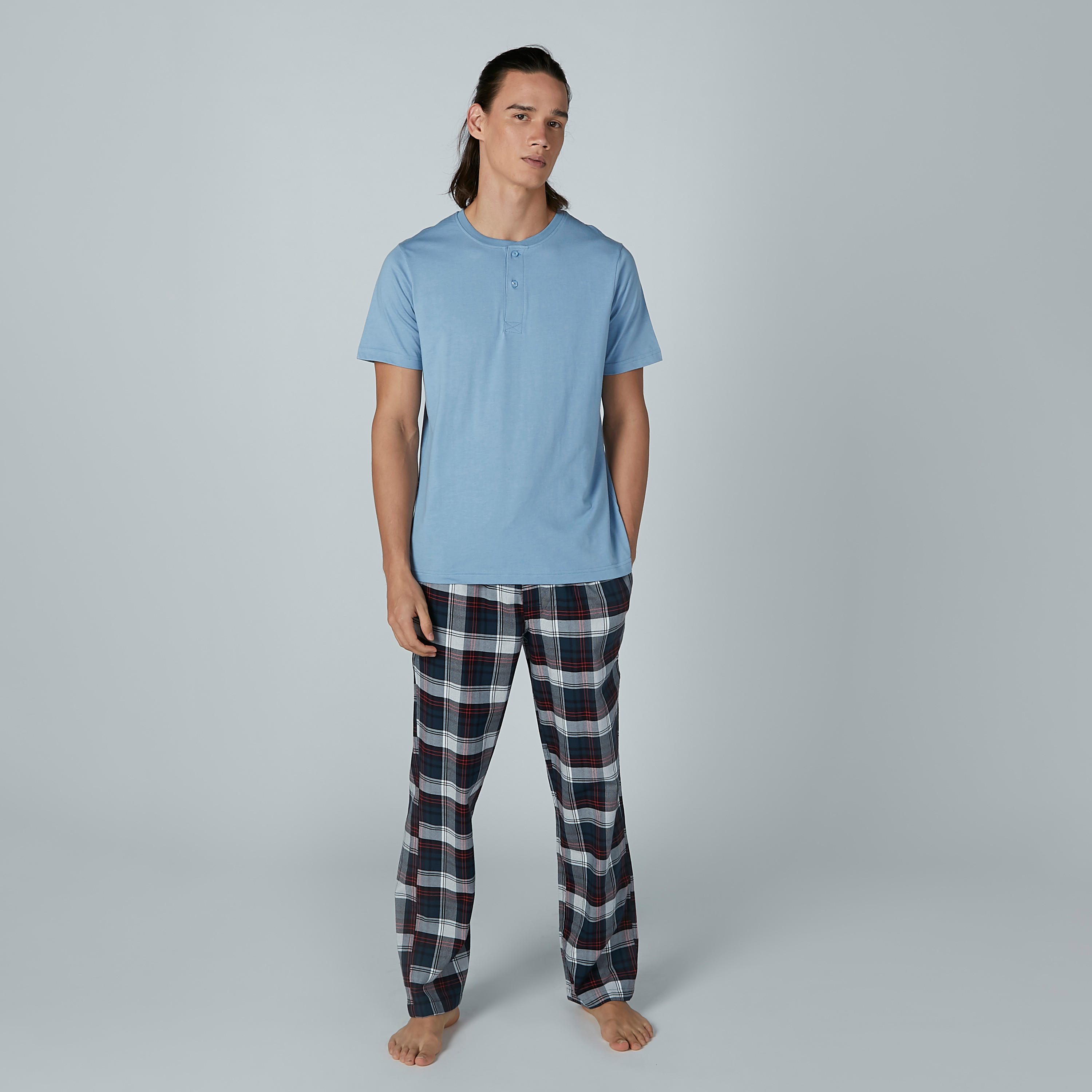طقم بنطال بيجاما بجيوب وتيشيرت مقلّم بياقة مستديرة – طقم من قطعتين-men-clothing-nightwear-sets-image-2