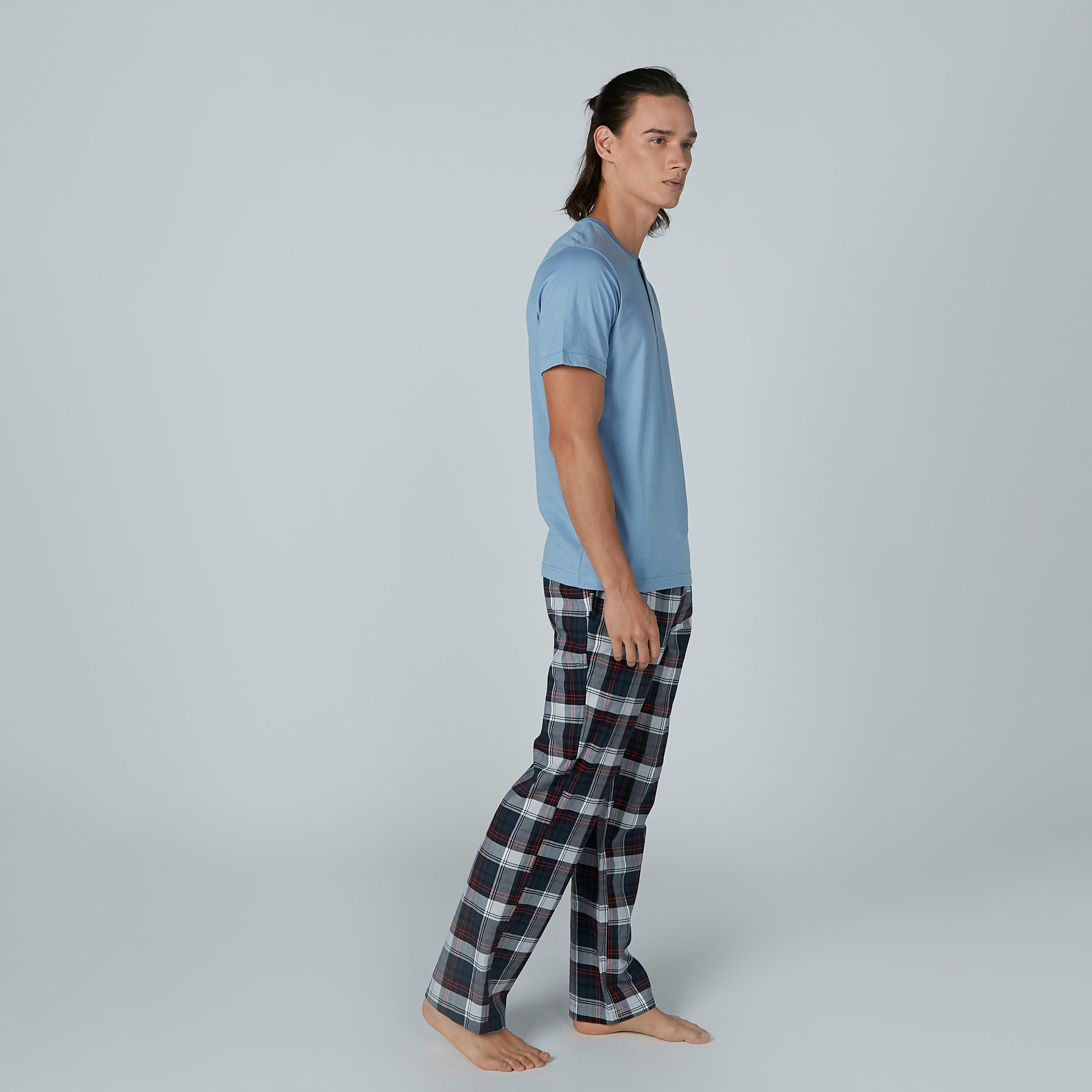 طقم بنطال بيجاما بجيوب وتيشيرت مقلّم بياقة مستديرة – طقم من قطعتين-men-clothing-nightwear-sets-image-4