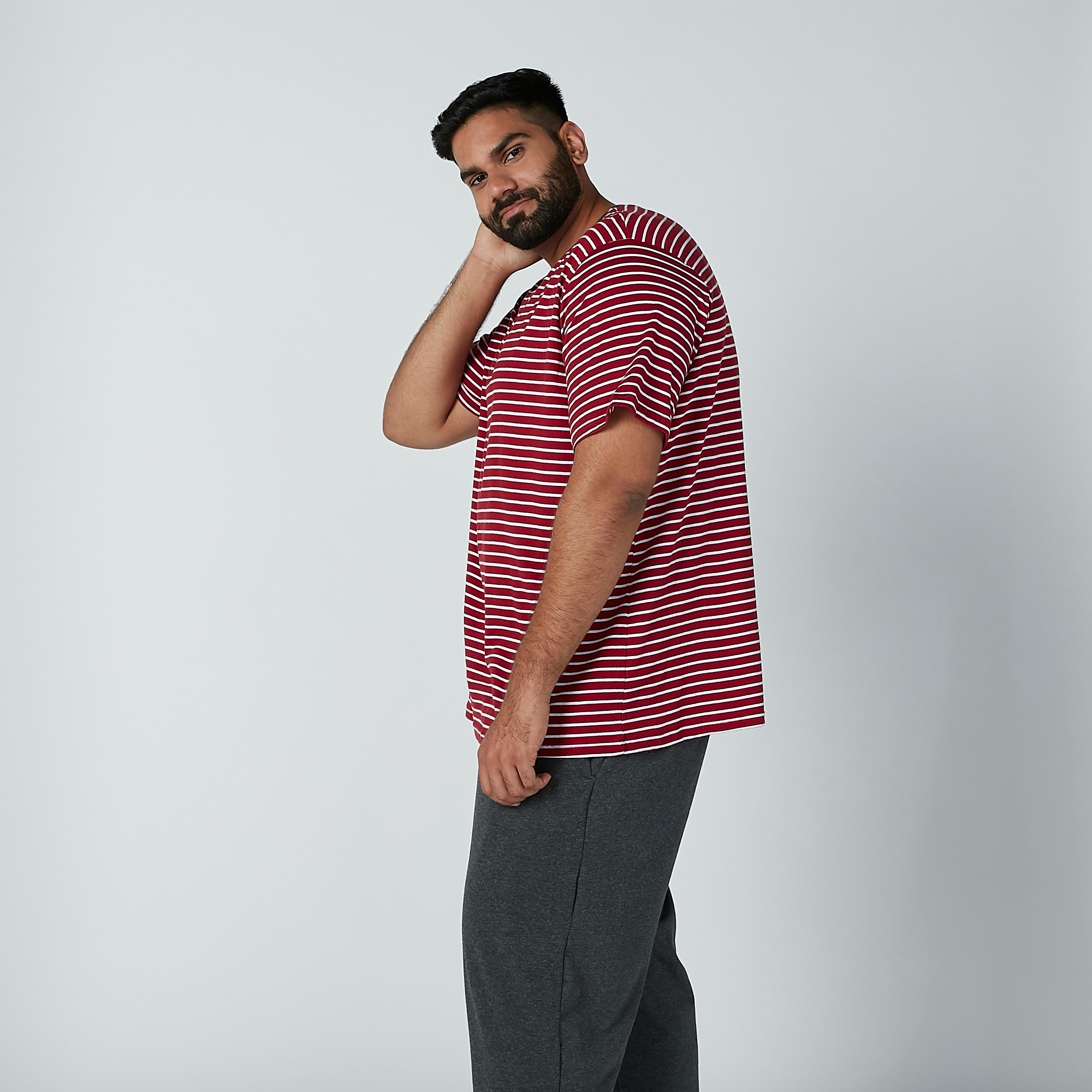طقم بنطال بيجاما طويل وتيشيرت مقلّم-men-clothing-nightwear-sets-image-4