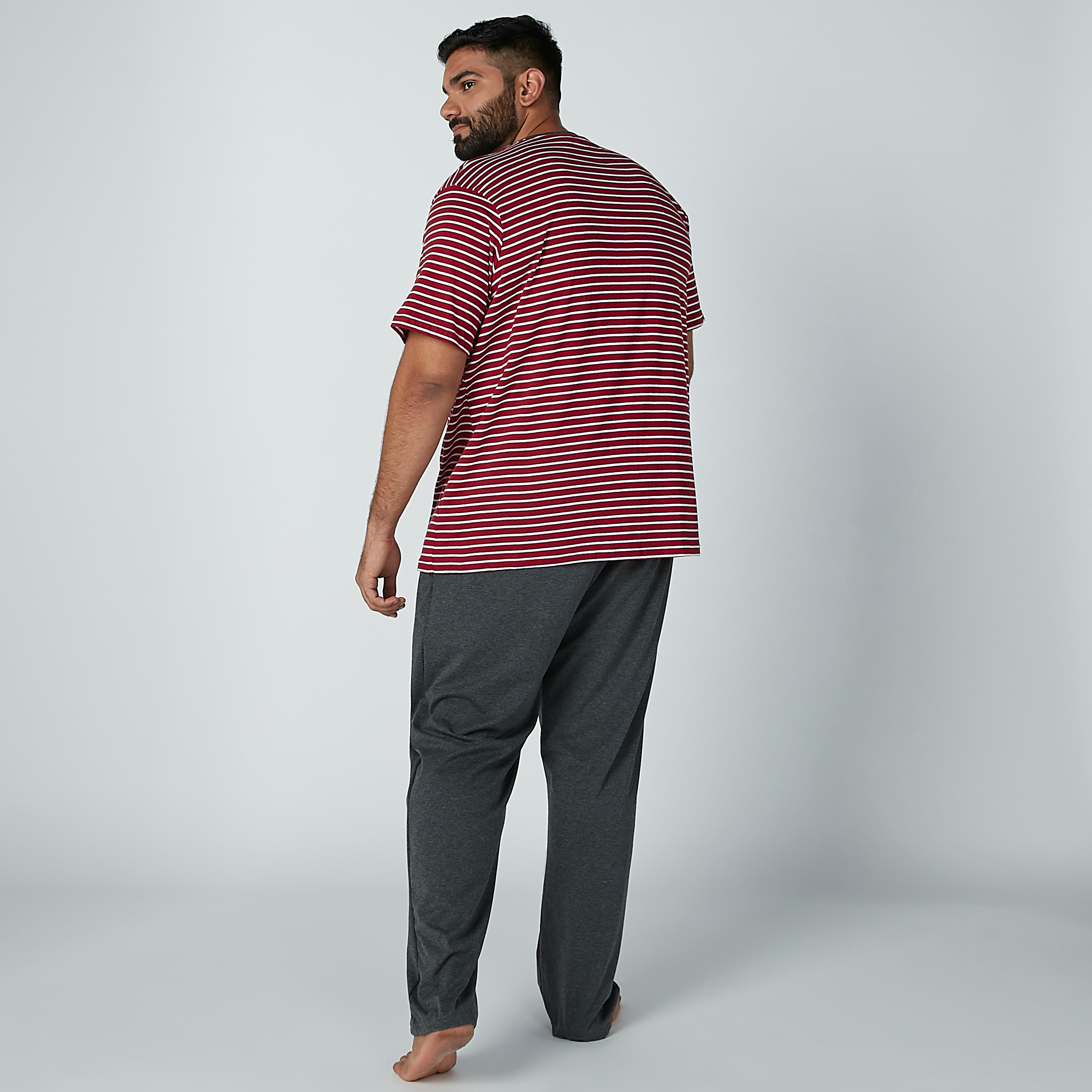 طقم بنطال بيجاما طويل وتيشيرت مقلّم-men-clothing-nightwear-sets-image-1