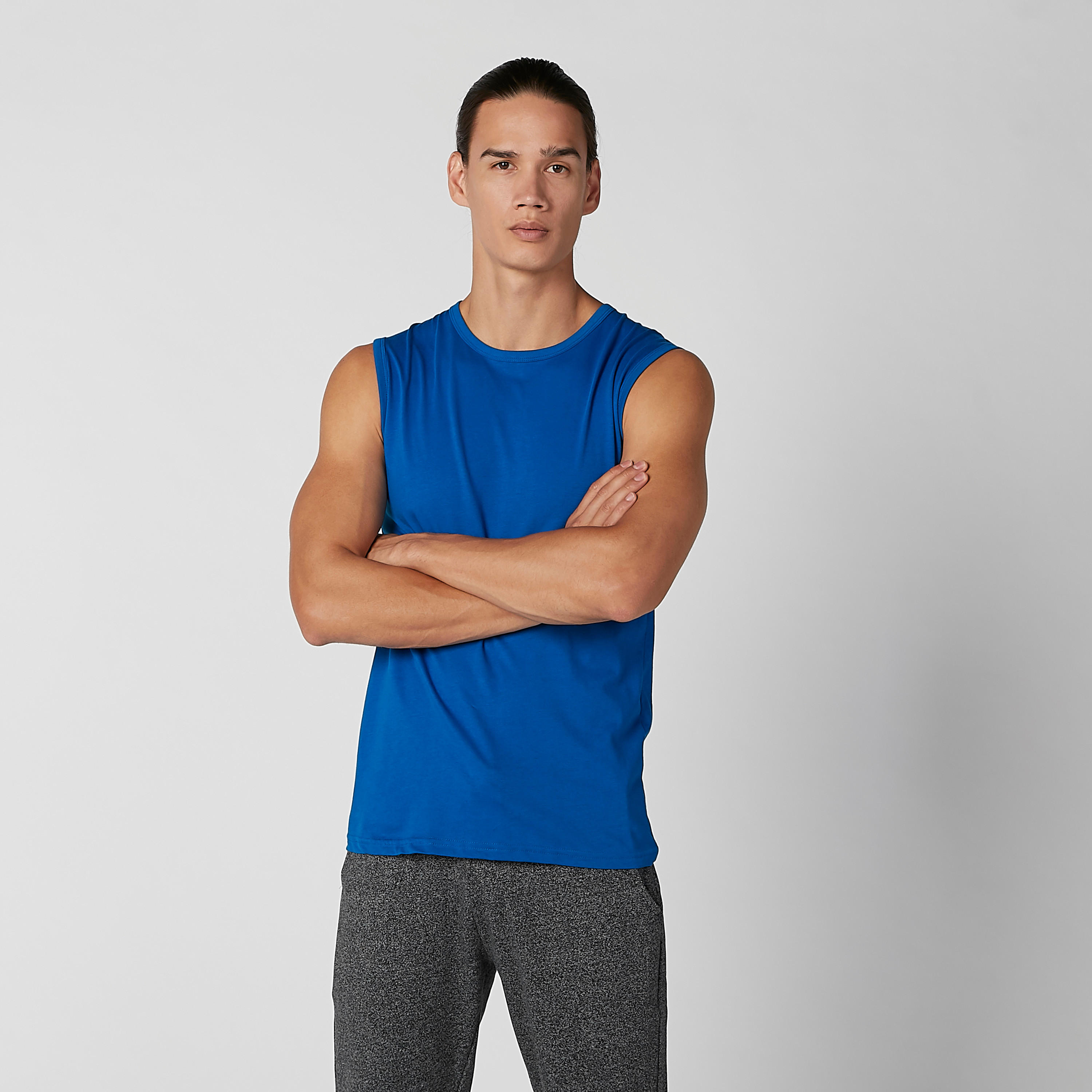 فيست سادة دون أكمام بياقة مستديرة-men-clothing-tshirtsandpolos-vests-image-1