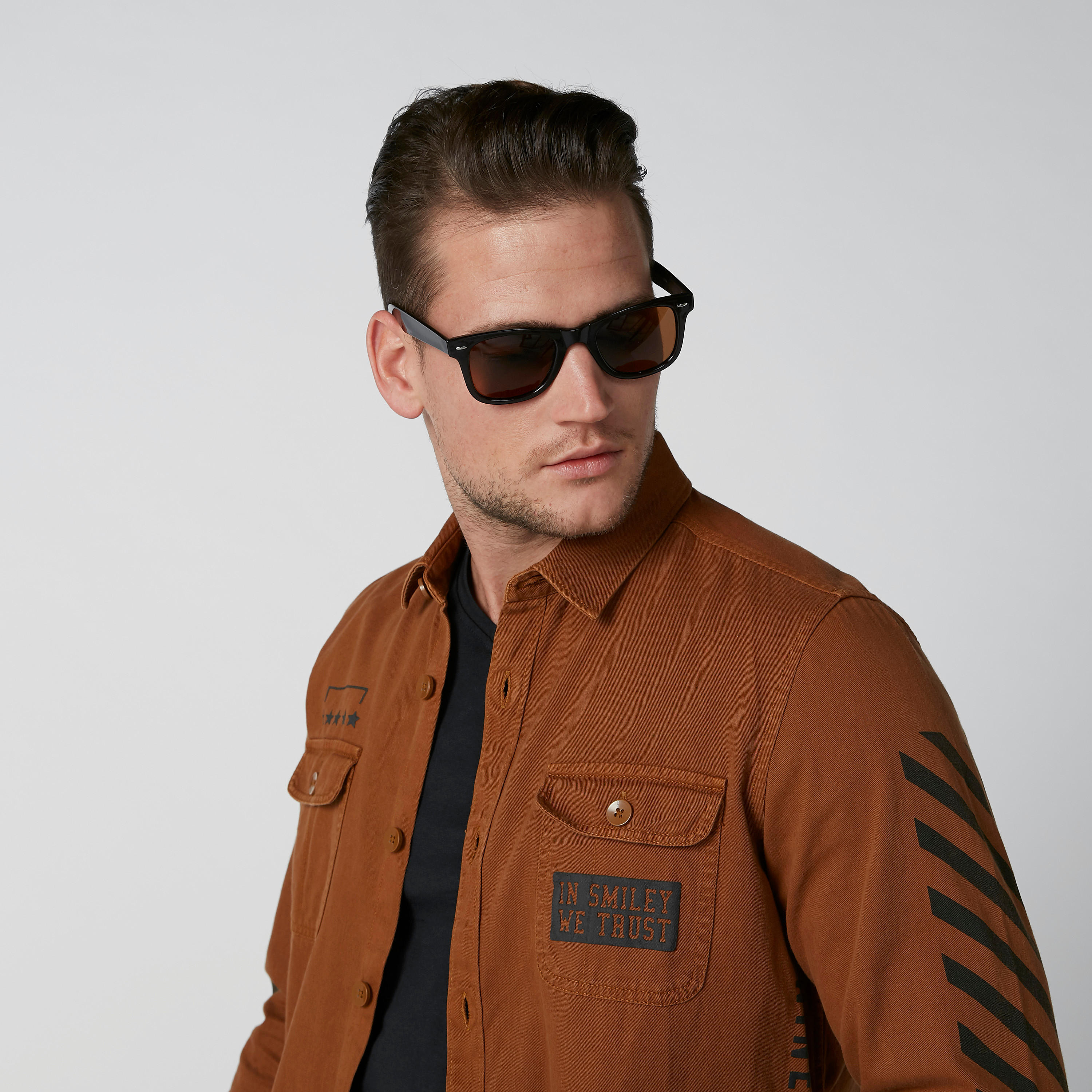 نظّارة شمسيّة واي فيرار بإطار كامل-men-sunglasses-image-2