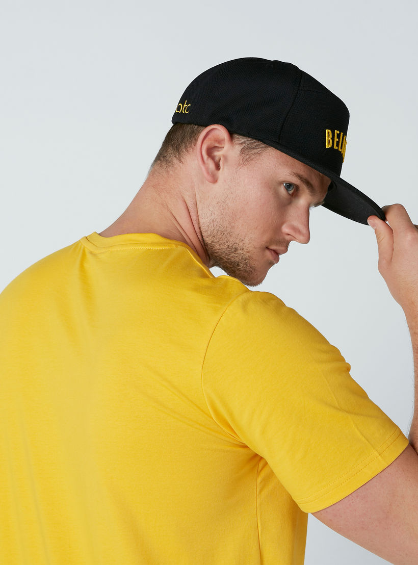 قبعة كاب مطرزة بزر إغلاق وتزيينات-men-caps-image-2