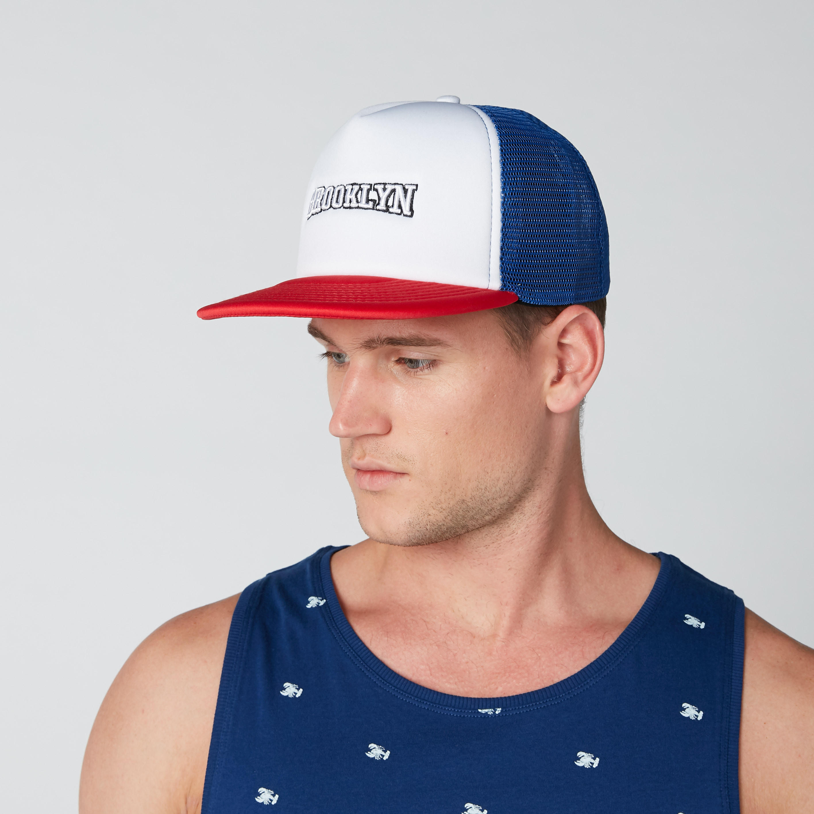 قبعة كاب مطرزة بزر إغلاق وتزيينات-men-caps-image-3