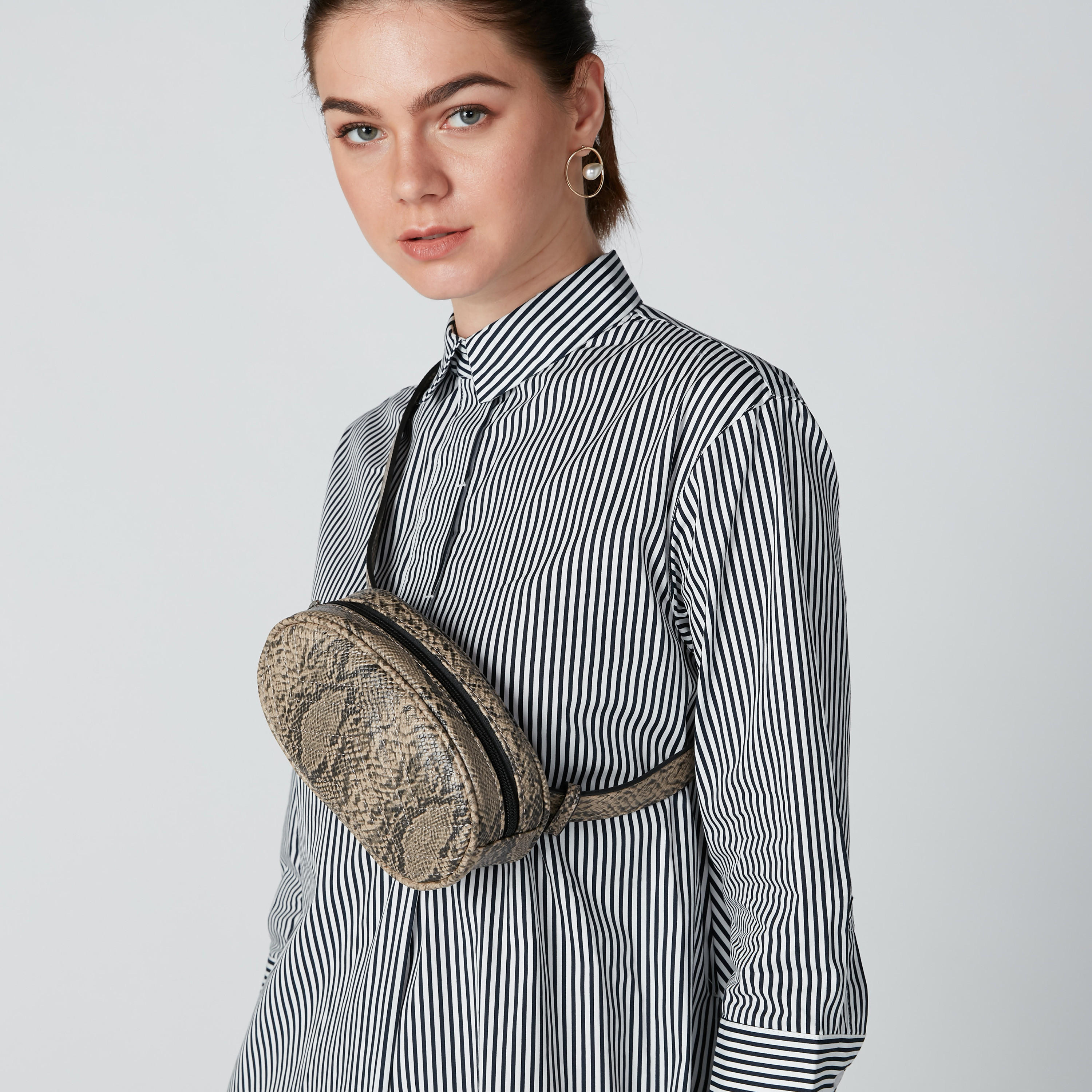 حقيبة بطبعات حيوانات وسحاب إغلاق-women-bagsandwallets-handbags-image-2