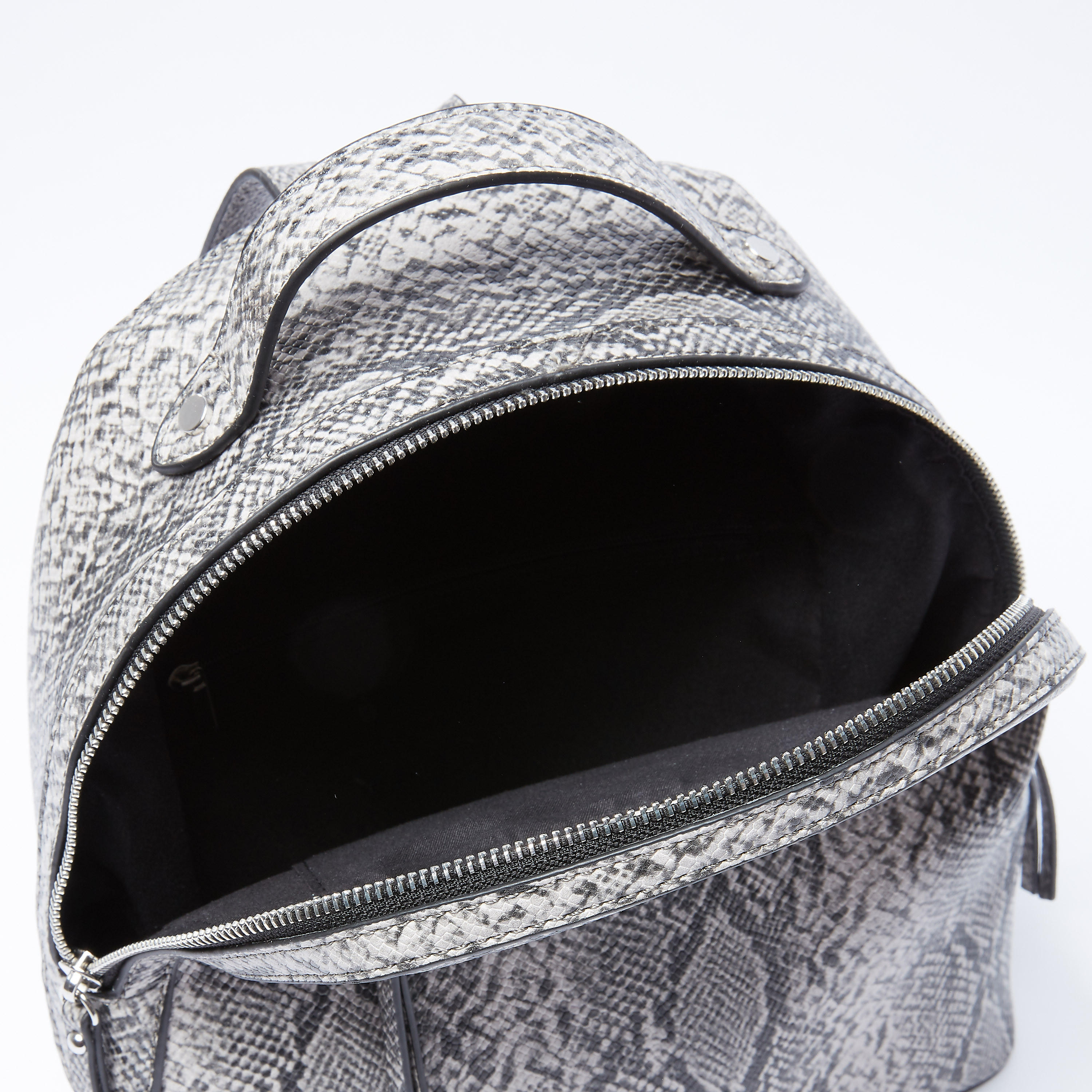 حقيبة ظهر بحمّالات قابلة للتعديل وطبعات-women-bagsandwallets-handbags-image-2