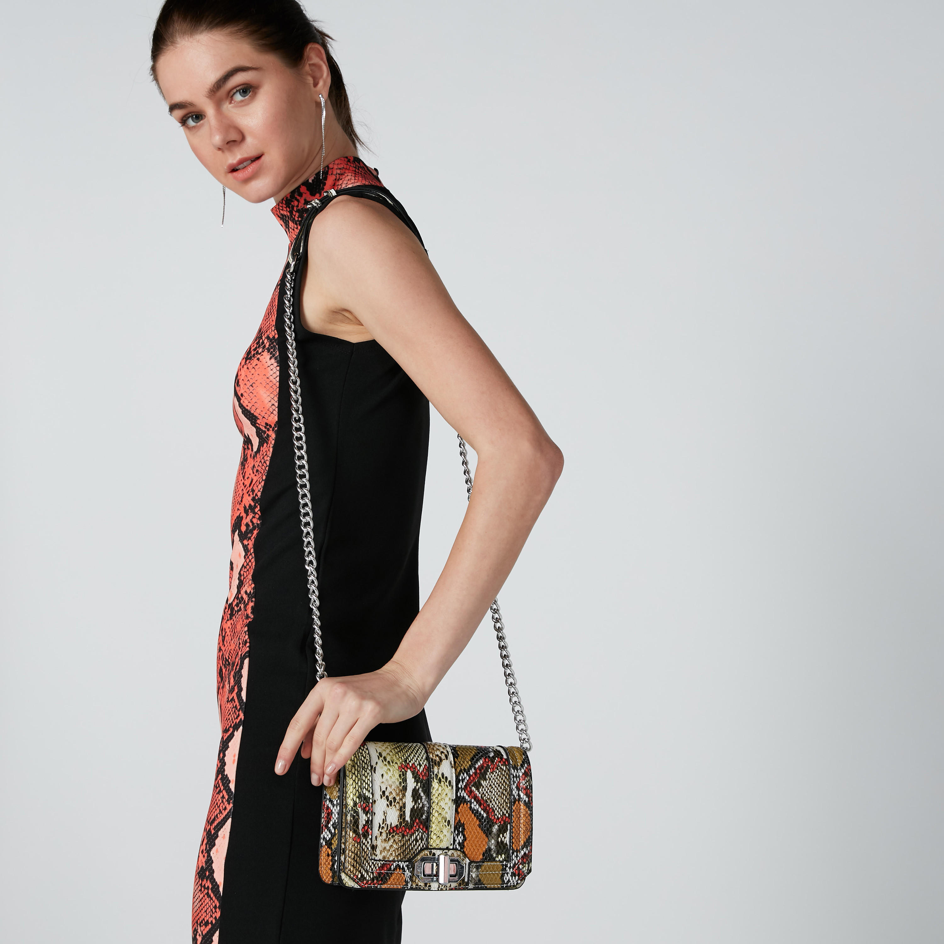 حقيبة ساتشيل بسلسلة ميتاليك وطبعات-women-bagsandwallets-handbags-image-3