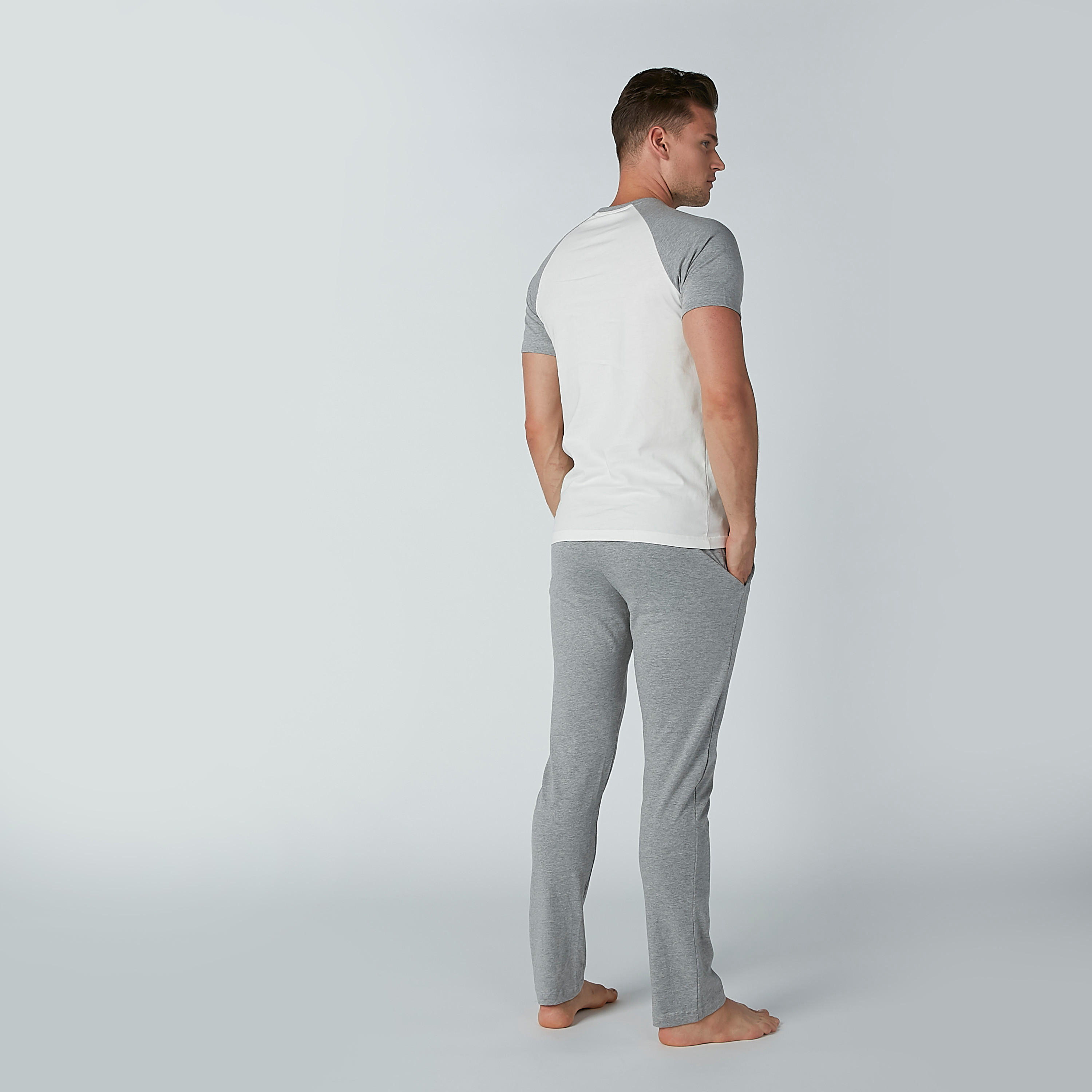 طقم بنطال بيجاما بجيوب وتيشيرت بأكمام مغايرة-men-clothing-nightwear-sets-image-3
