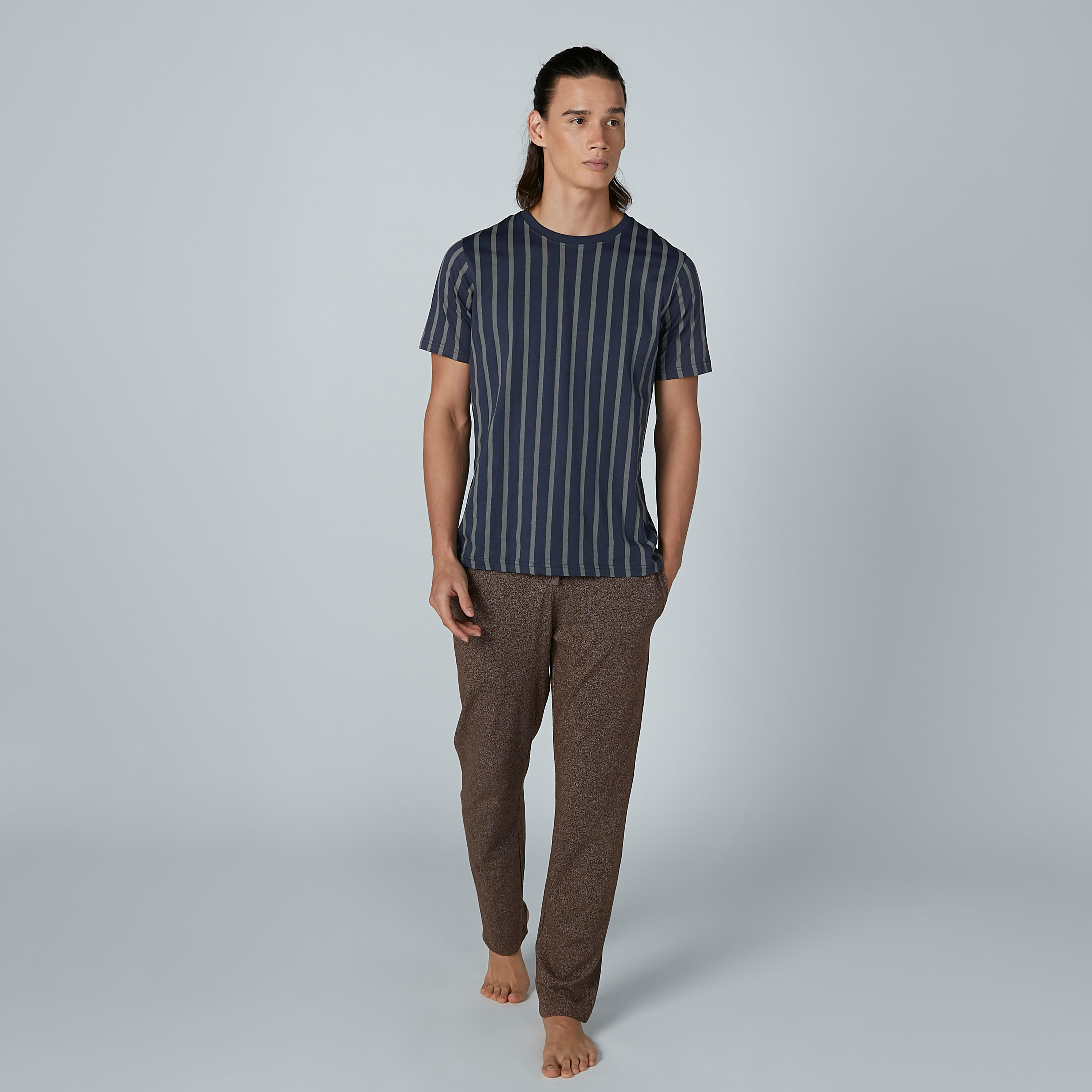 طقم بنطال بيجاما طويل وتيشيرت مقلّم-men-clothing-nightwear-sets-image-1
