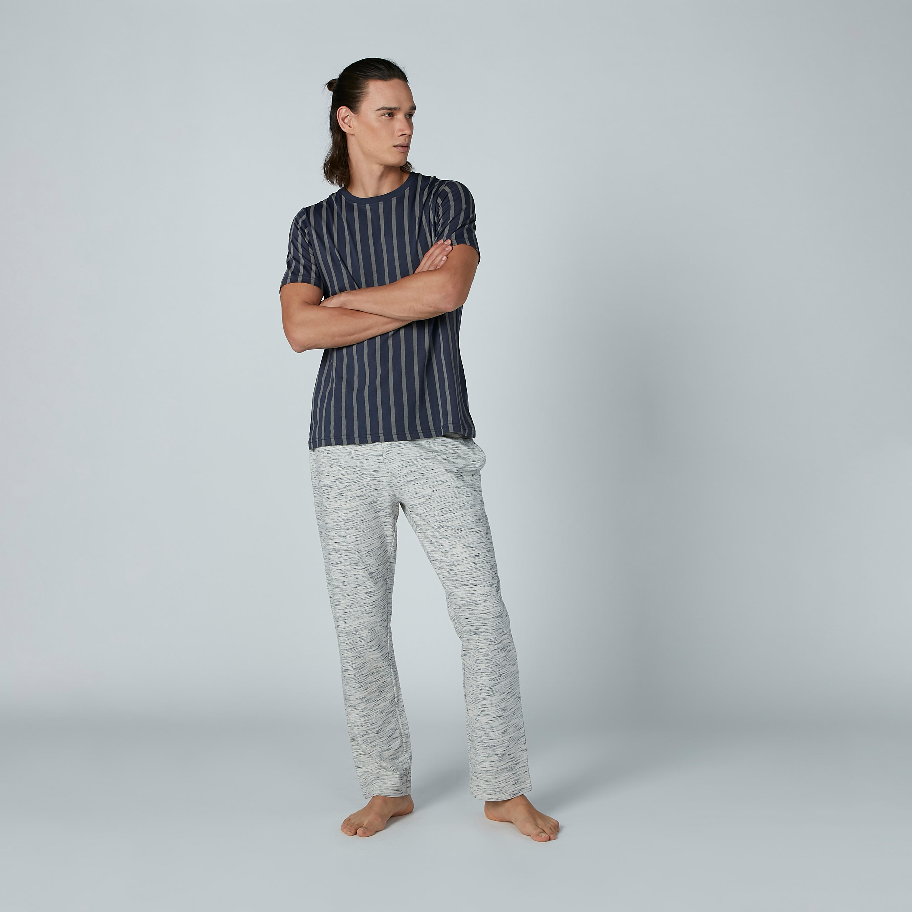 طقم بنطال بيجاما بطبعات ميلانج وتيشيرت مقلّم بياقة مستديرة-men-clothing-nightwear-sets-image-3