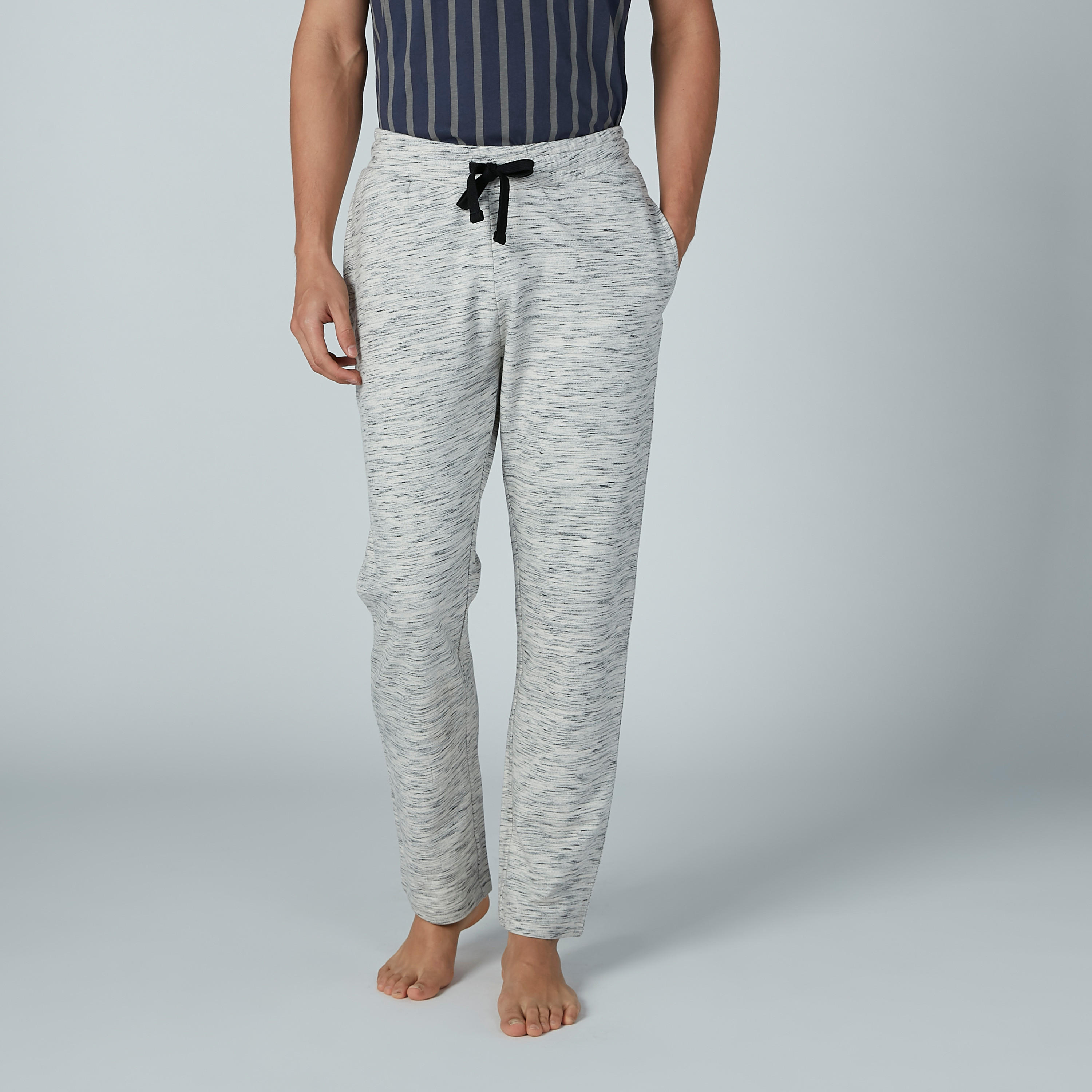 طقم بنطال بيجاما بطبعات ميلانج وتيشيرت مقلّم بياقة مستديرة-men-clothing-nightwear-sets-image-1