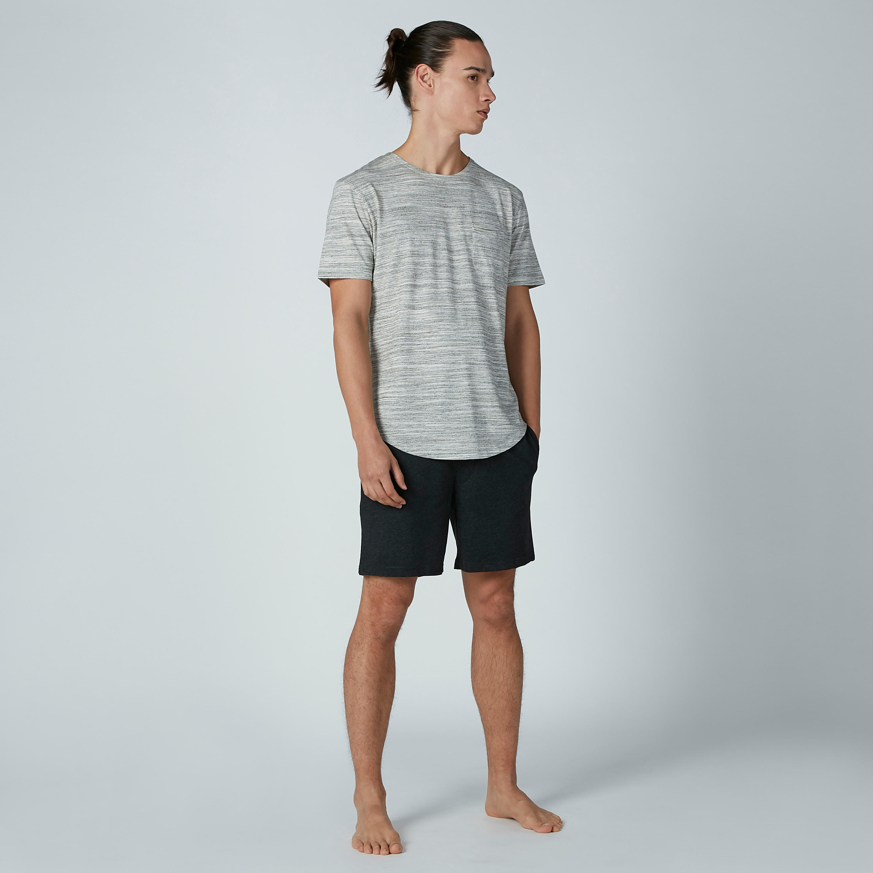 تيشيرت بأكمام سادة وجيب على الصدر-men-clothing-nightwear-sets-image-1