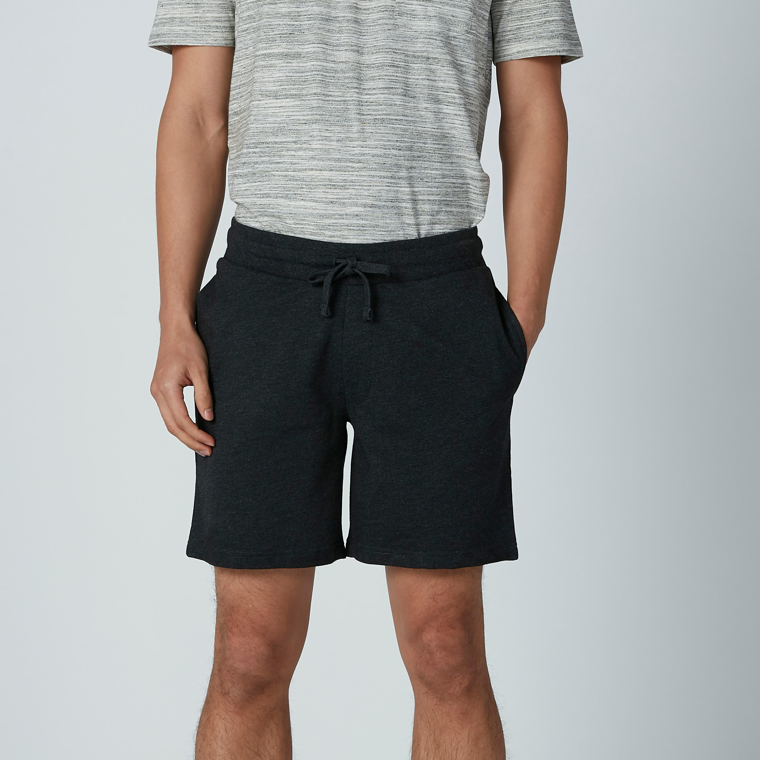 تيشيرت بأكمام سادة وجيب على الصدر-men-clothing-nightwear-sets-image-2
