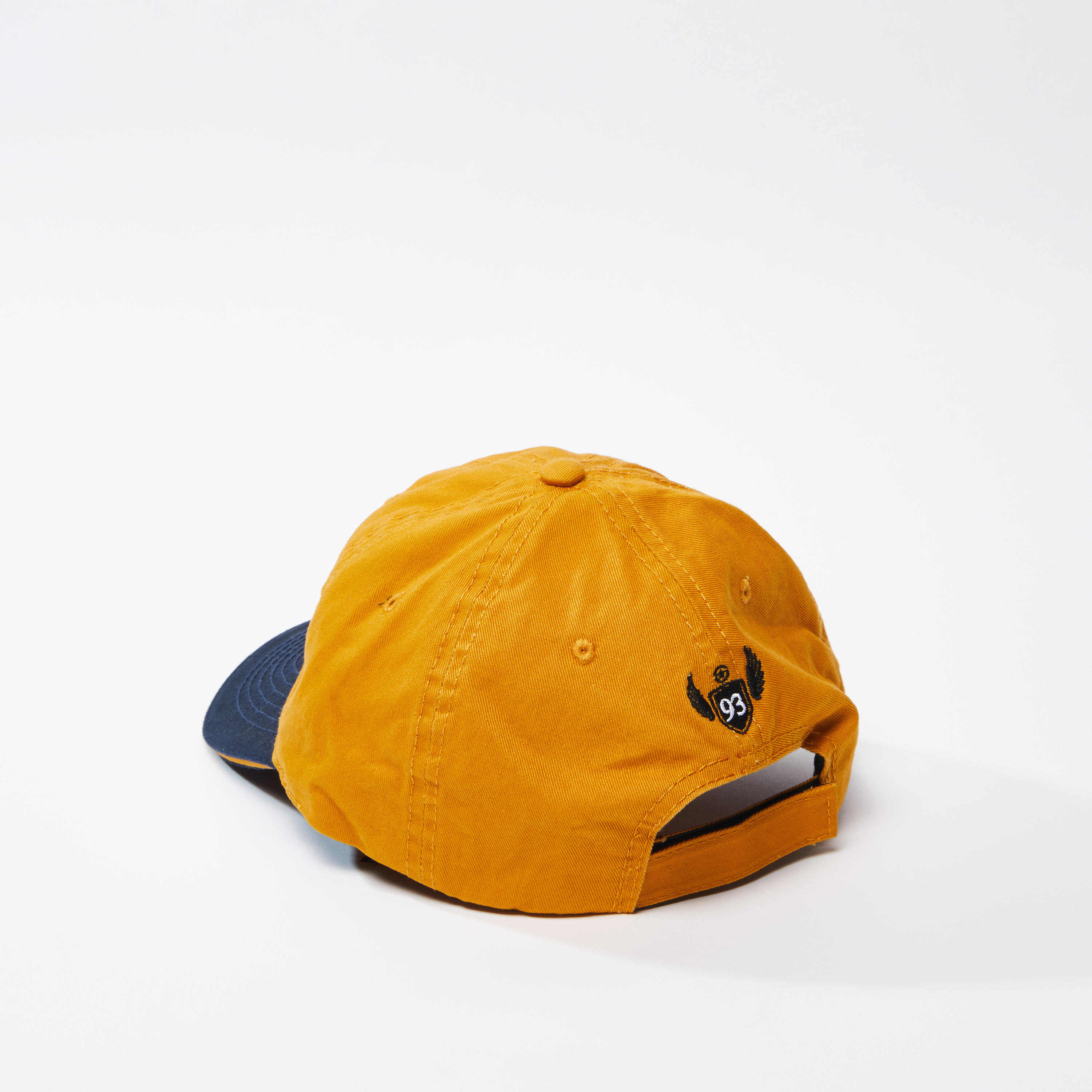 قبعة كاب مطرّزة بدرزات-men-caps-image-3