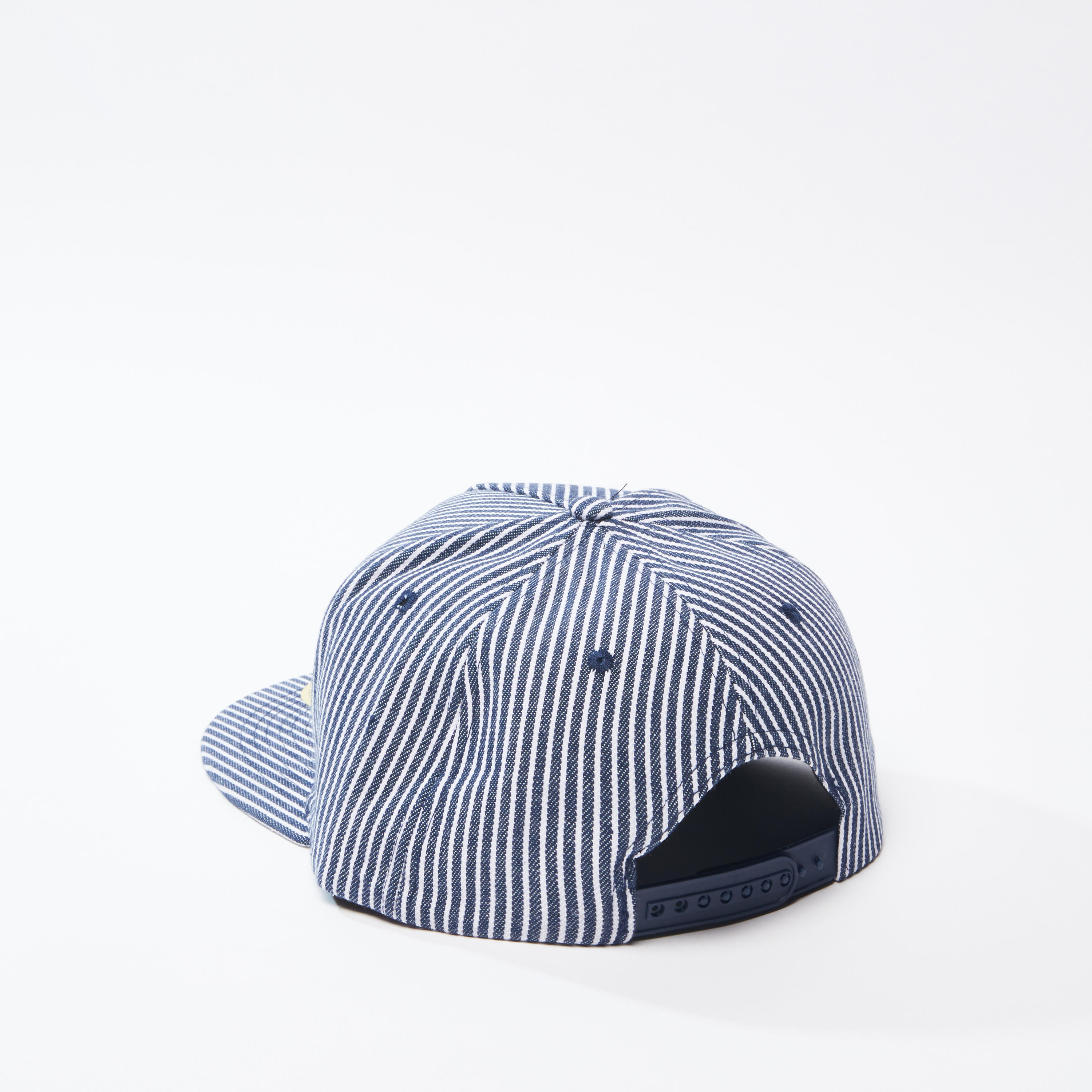 قبعة كاب مقلّمة مطرزة بزر إغلاق-men-caps-image-3
