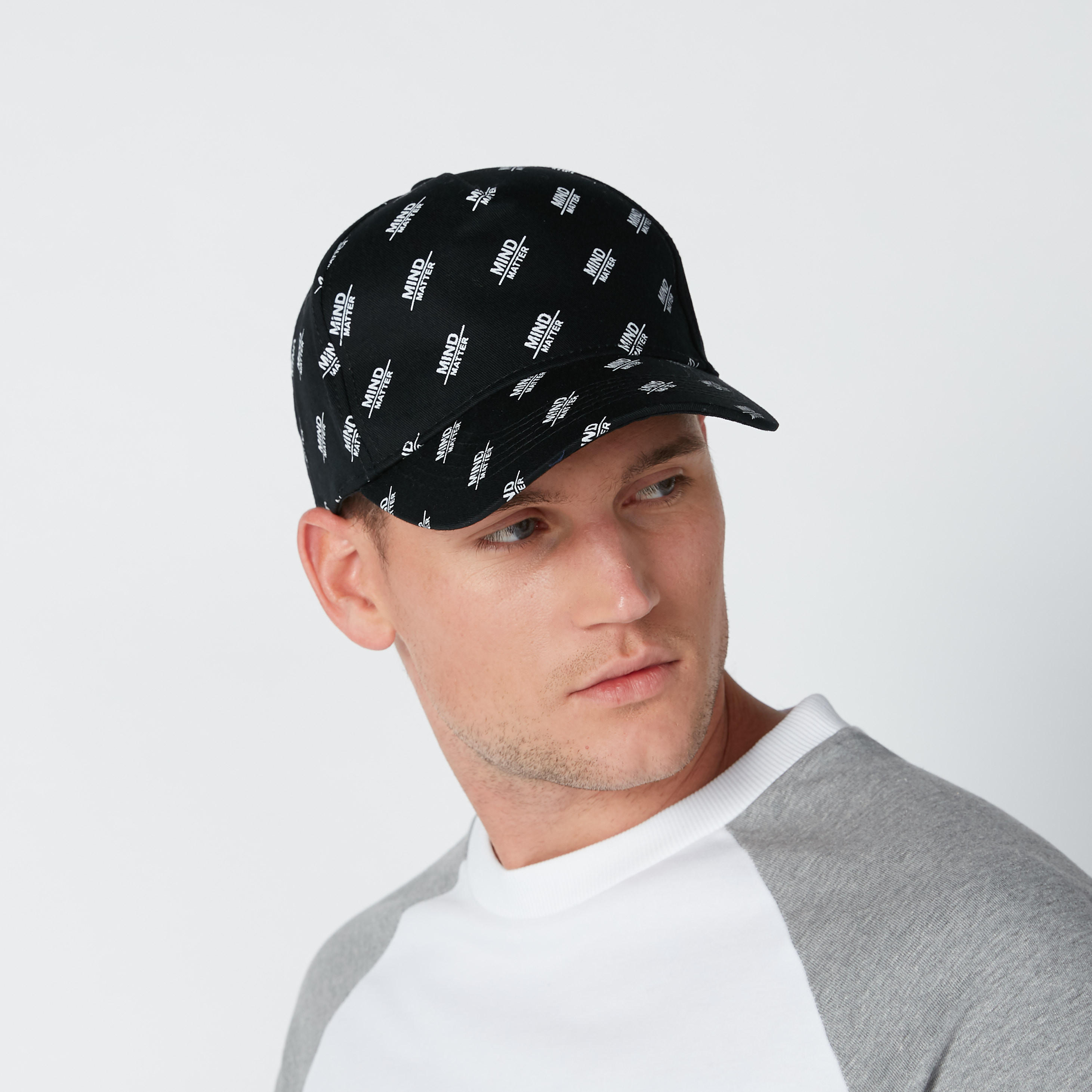 قبعة كاب بثنية إغلاق وطبعات-men-caps-image-2
