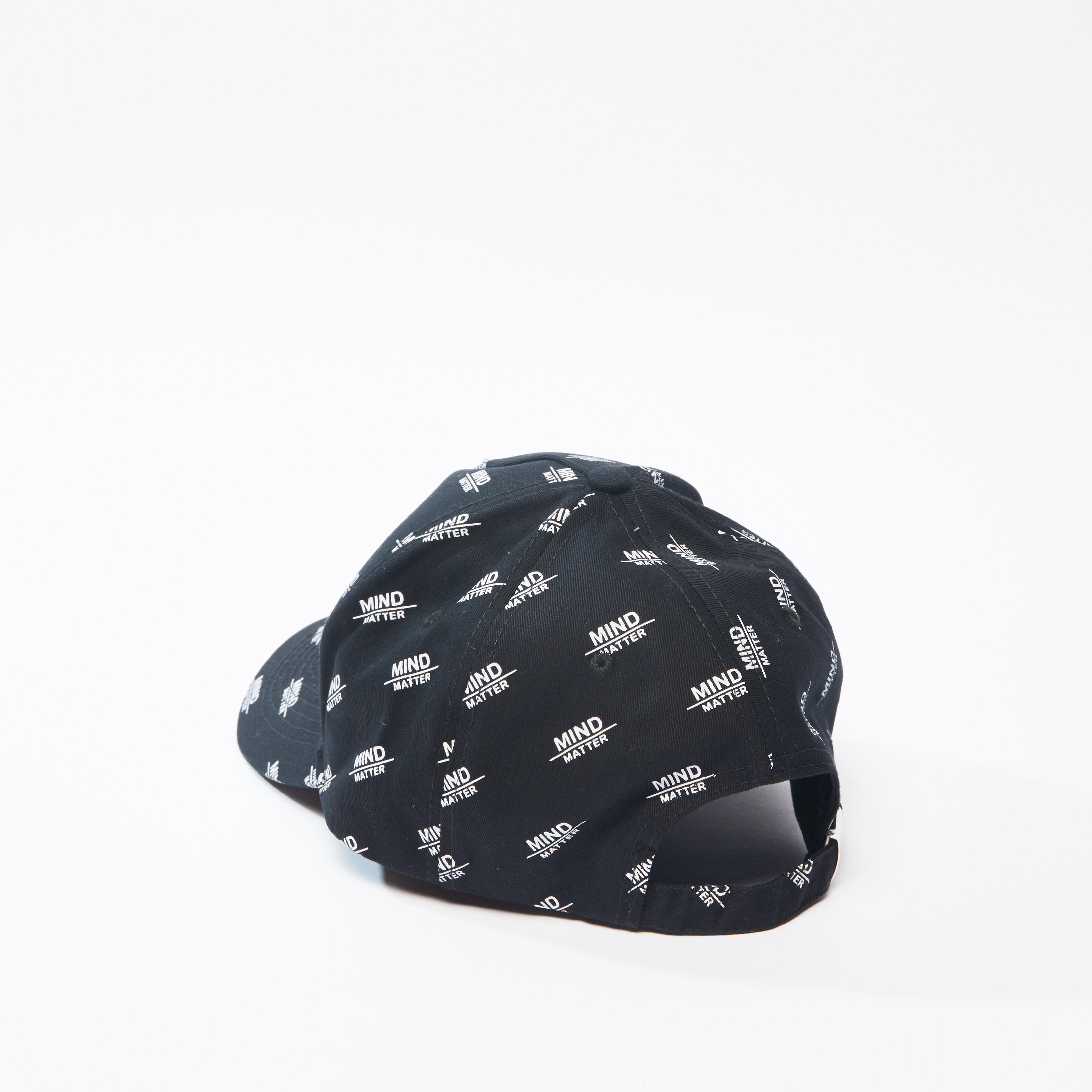 قبعة كاب بثنية إغلاق وطبعات-men-caps-image-3